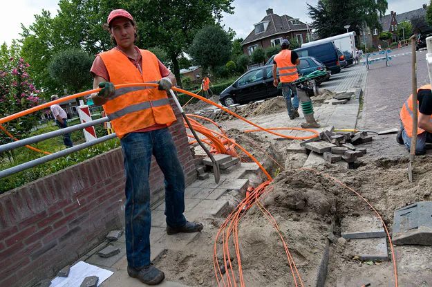 De afgelopen jaren kwamen er veel zelfstandige buizen-en kabelleggers bij. Deze branche kampt nu met relatief veel faillissementen.