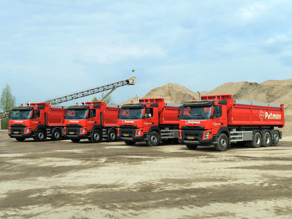 Vier Volvo's FMX voor Putman