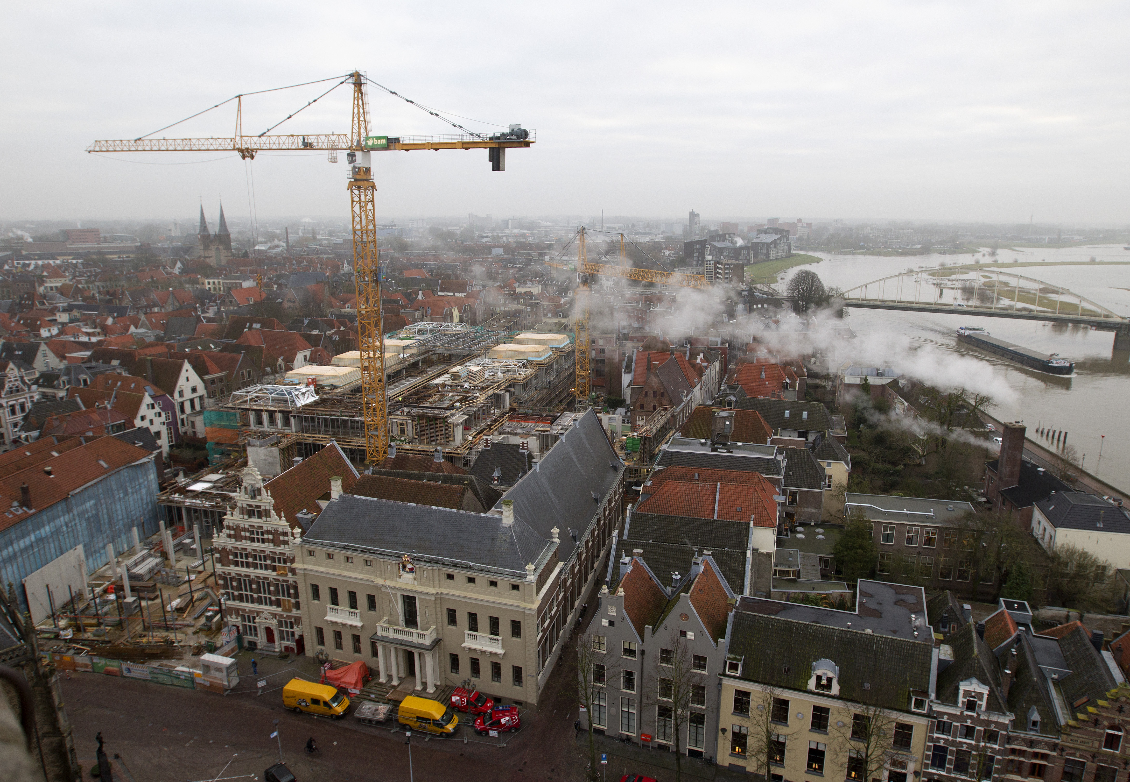 20-01-2015 - Deventer Foto- Ruben MeijerinkAannemer BAM uit Bunnink is bezig met  de bouw van het gemeentehuis in DeventerMeer info: BAM uit Bunnink