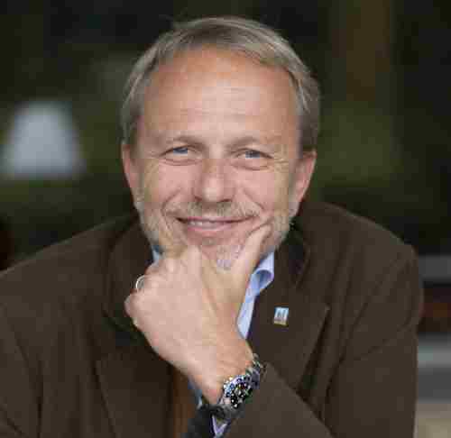 071015 ASSEN - MICHELE CALVI, ITALIAANSE AARDBEVINGSEXPERT. IS VOOR AD TISSINK