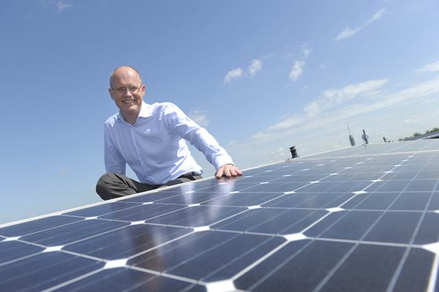 Directeur Maral Hogenes van Elektro Technisch BureauArchief nr. 150837OPDRACHT van Ingrid Koenen van Cobouw