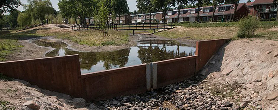 Keerwanden met cortenstaal in Groesbeek