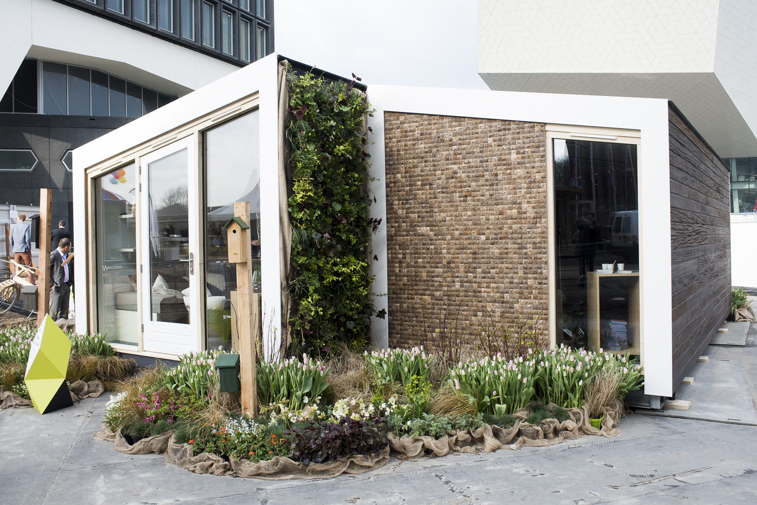 Amsterdam, 14 april 2016. Minister Kamp opent Biobased Huis op Innovation Expo 2016.