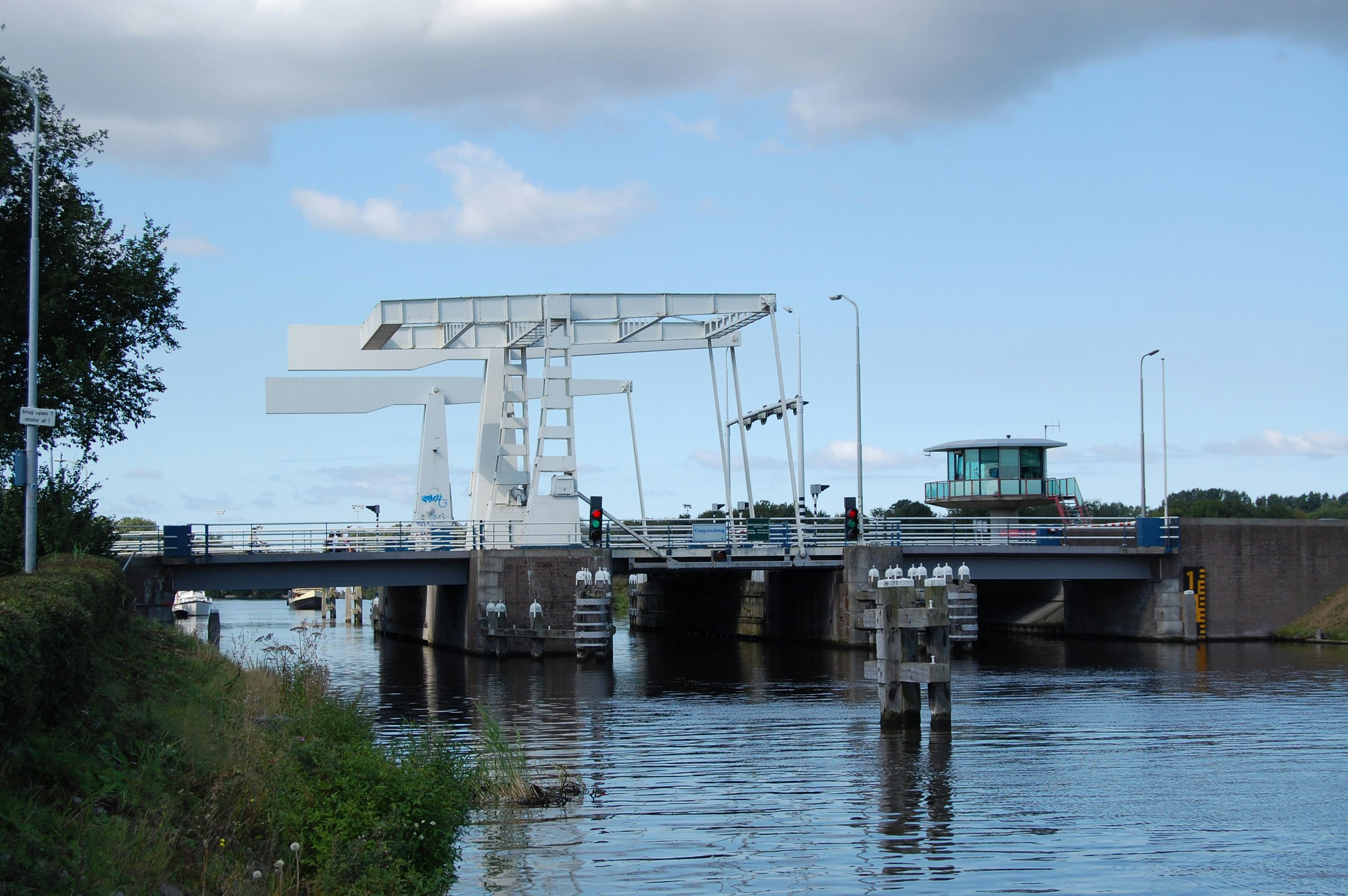 De Cruquiusbrug in de gemeente Haarlemmermeer wordt vervangen door een Lego-brug