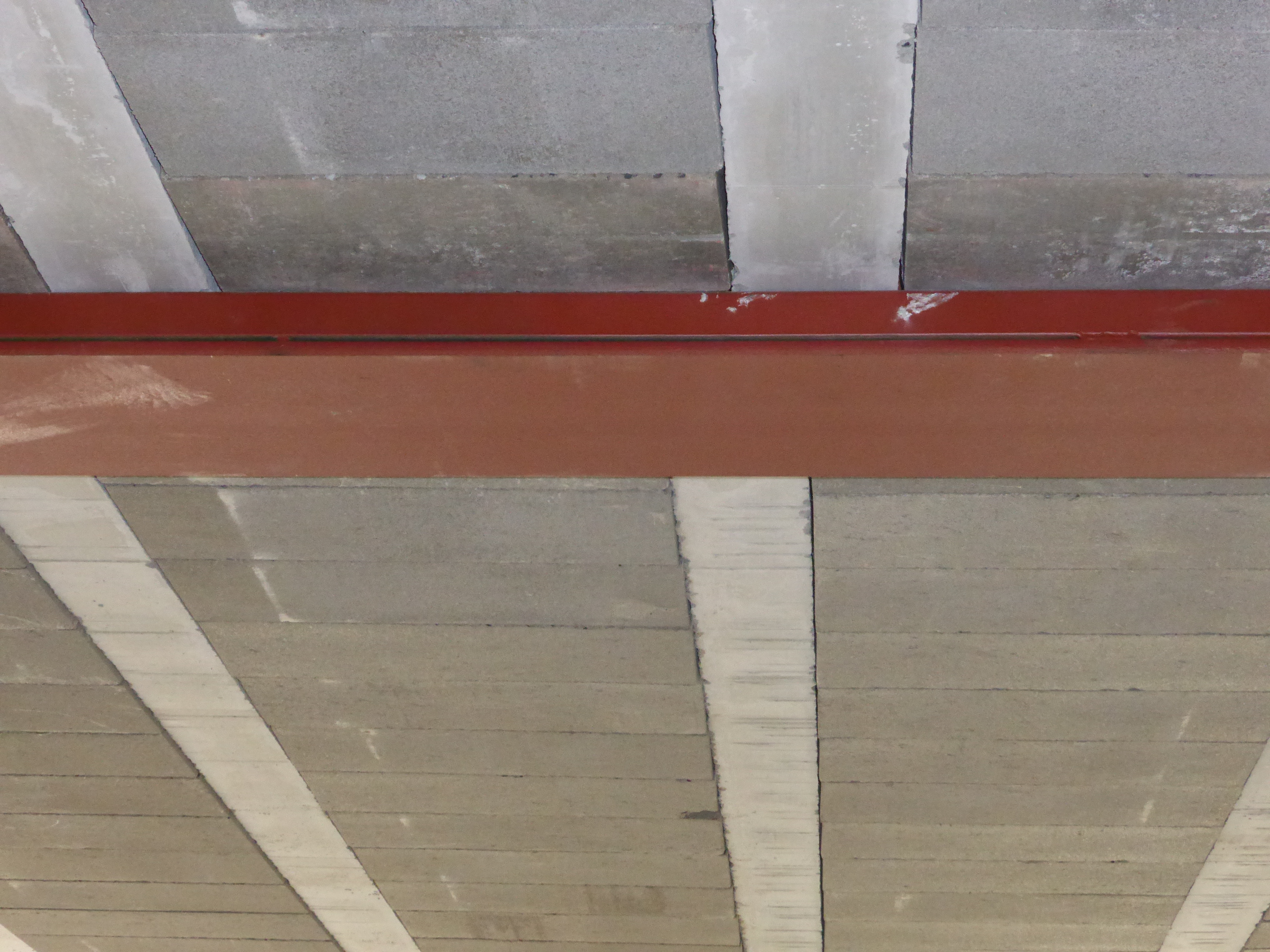 Betonnen cassetteplafond