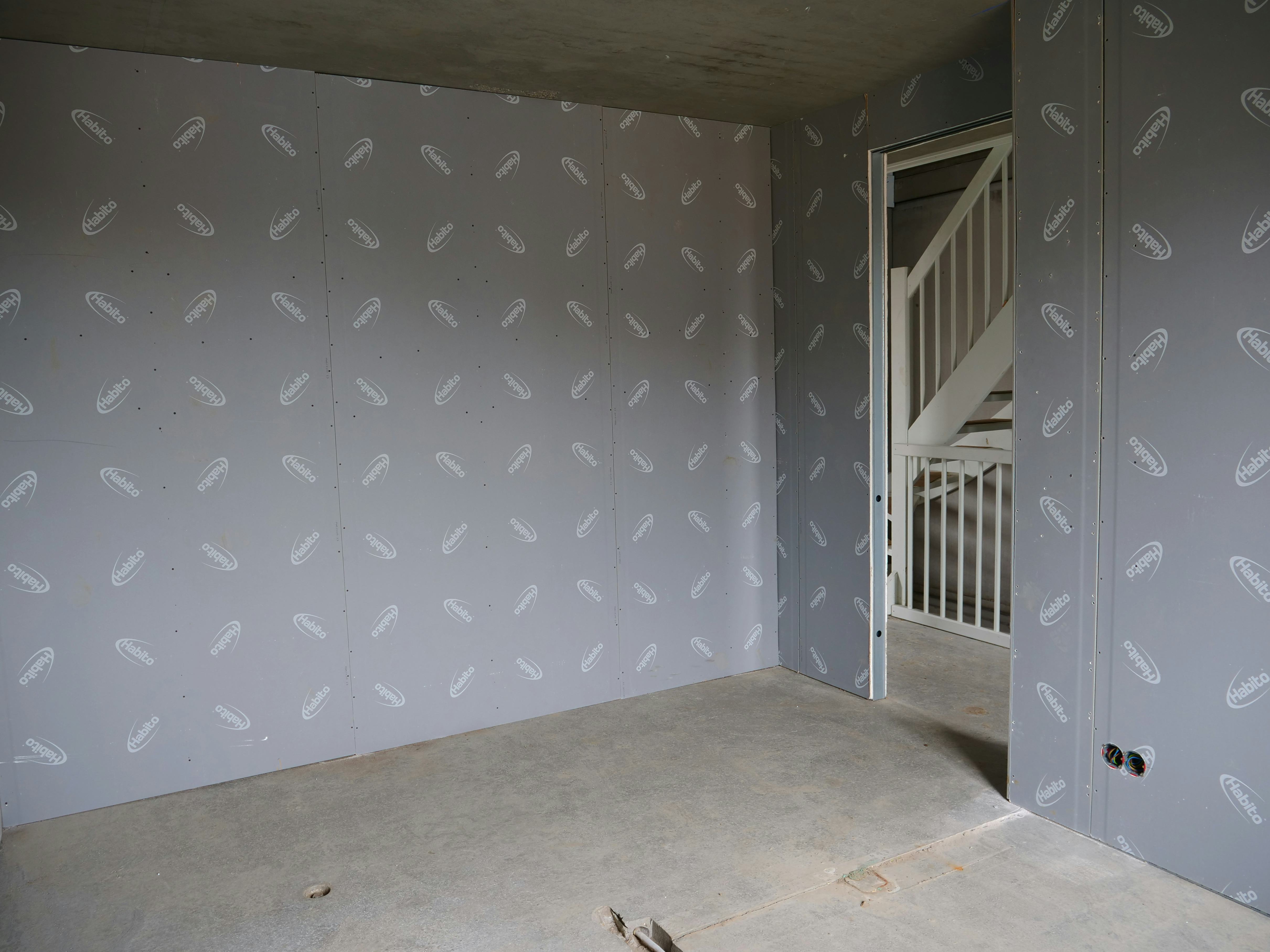 Voor aanvang van een nieuw project organiseert Slokker kopersdagen. De toekomstige bewoners worden voorgelicht over onder meer de afwerkingsmogelijkheden en hoe de wand kan worden belast.