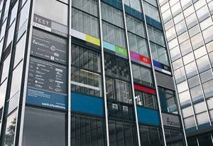 In een pilot bij de TU Delft zijn in een integrale gevel diverse functies samengevoegd, zoals
ventilatie, koeling en verwarming. Bron: VMRG