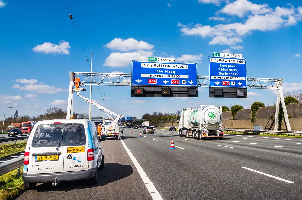 Wegwerkzaamheden worden gecommuniceerd naar de auto. Foto: Stephan Tellier