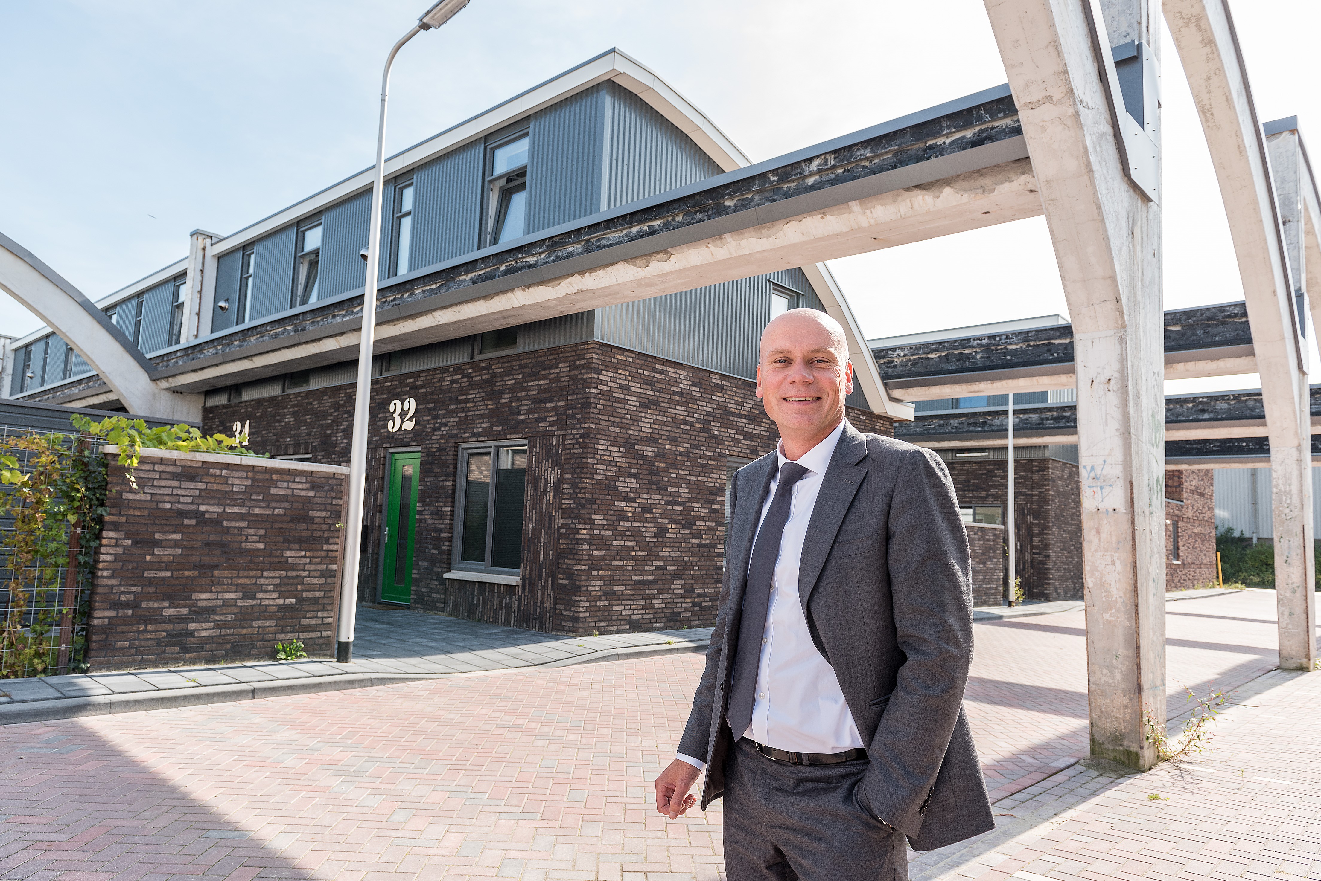 Hans ter Steege voor het Indië-terrein in Almelo