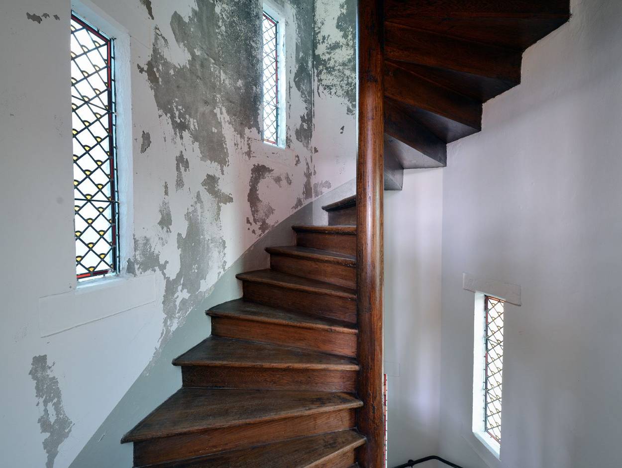 Afbladderen verf muur. Bron: Rijksvastgoedbedrijf. Fotograaf: Corne Bastiaansen