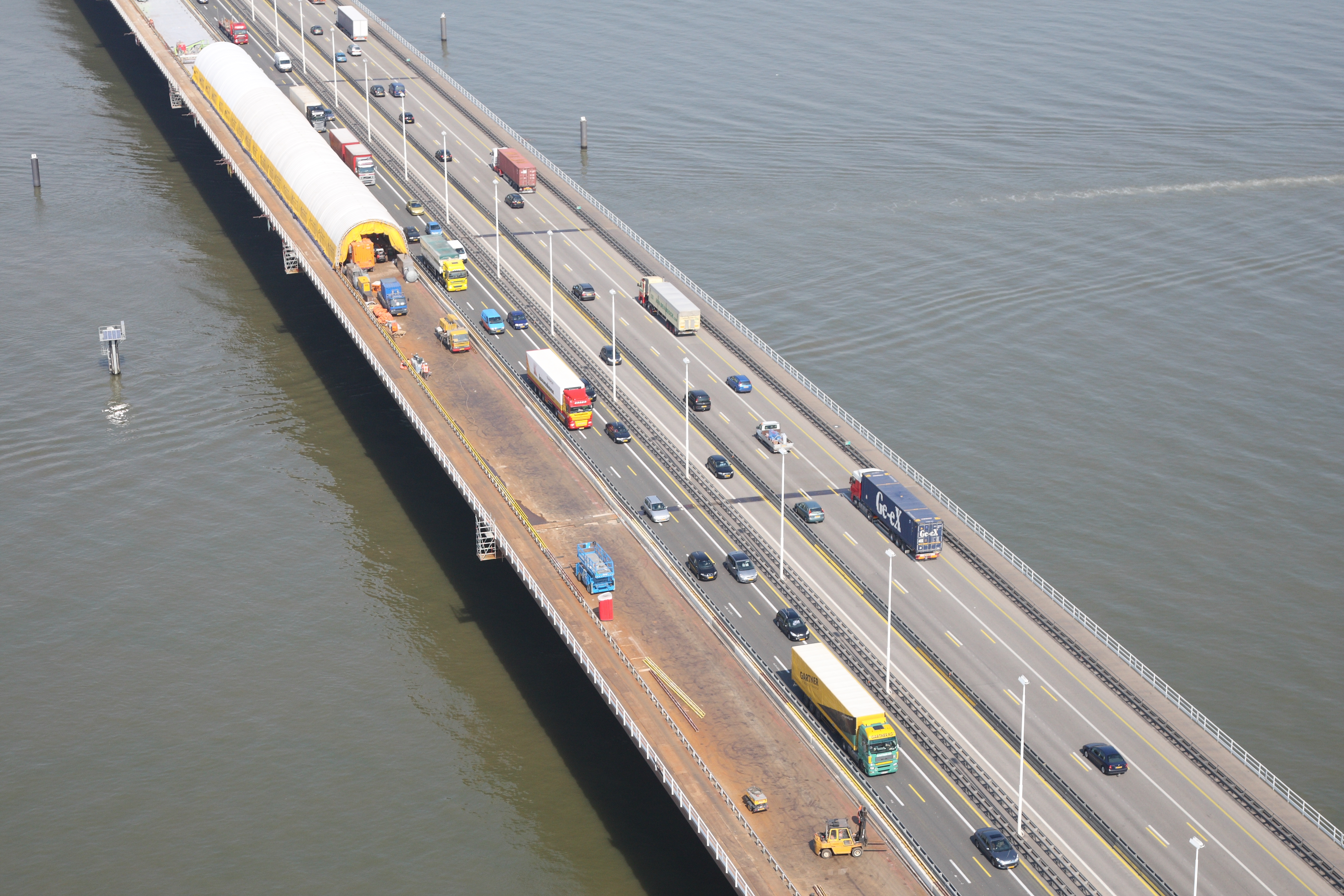 Overlaging van de Moerdijkbrug. Foto: Rijkswaterstaat