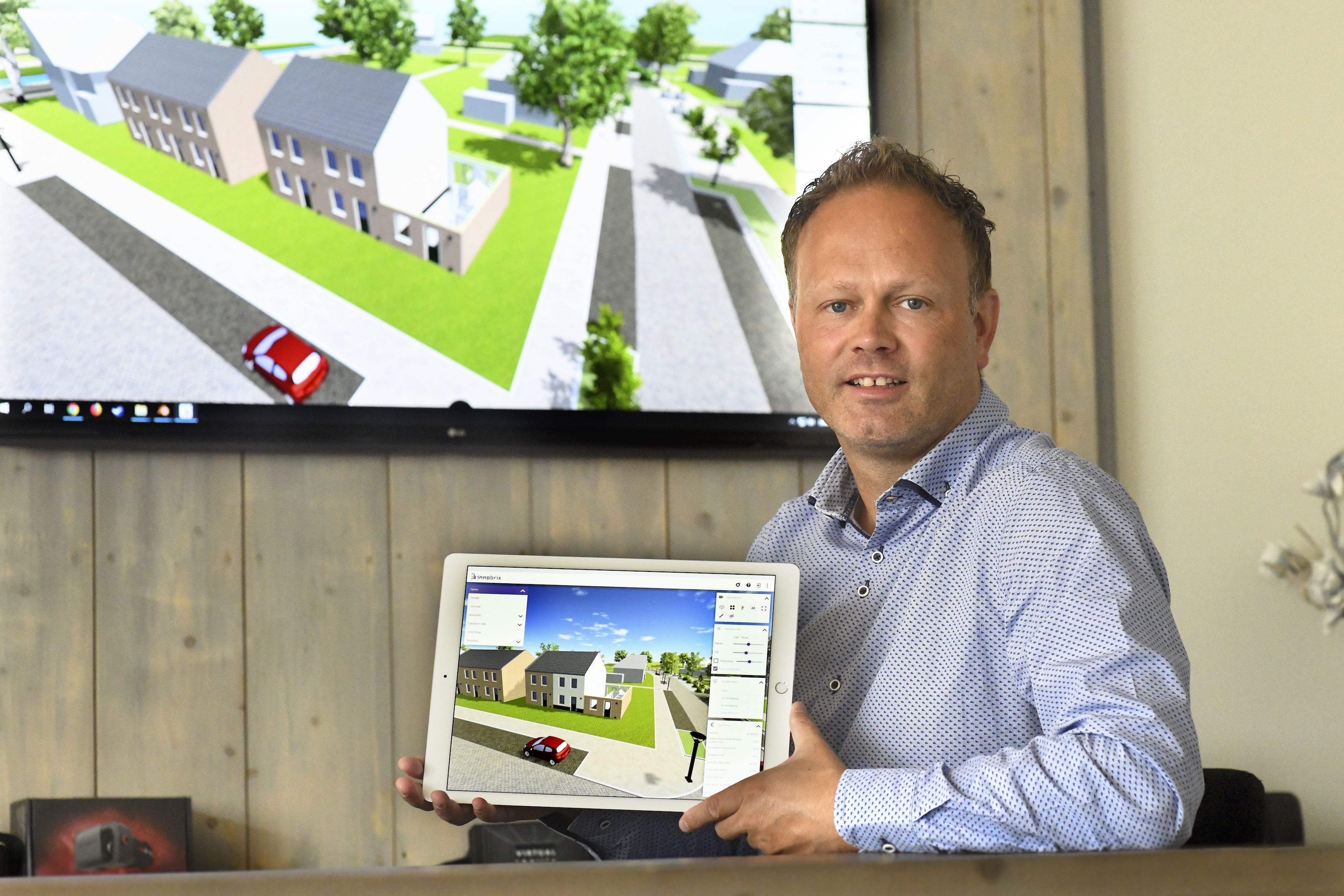 20180612 Hengelo - Sander Martinec, directeur van Smart2IT en zijn innovatie Innobrix. ontwikkelde software kun je op je iPad je nieuwe huis samenstellen en vervolgens bestellen in de fabriek.
foto Toma Tudor