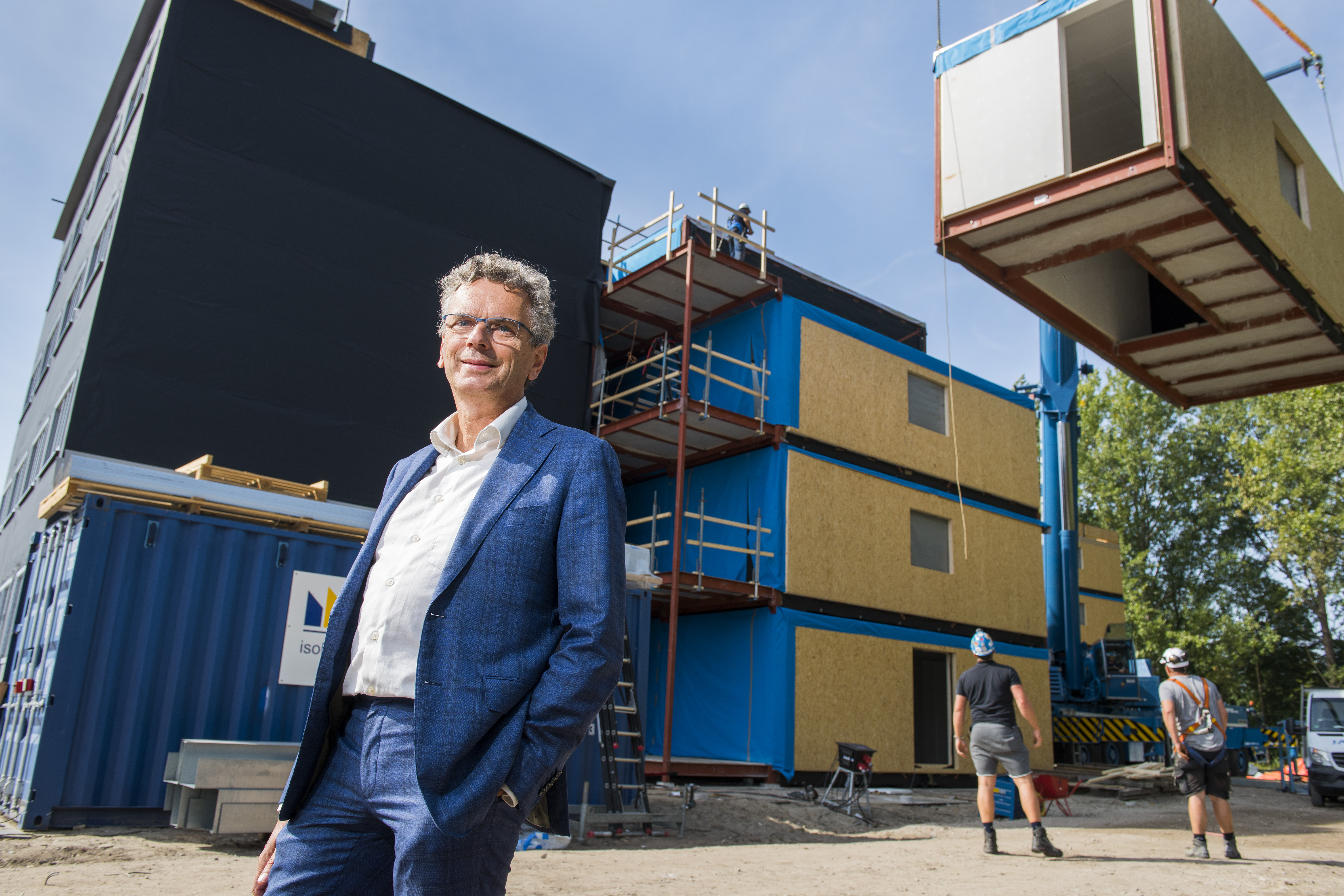 Leon Bobbe, directeur De Key. Foto: Ruud Jonkers

Ten zuiden van het Hisgenpad in Elzenhagen in Amsterdam-Noord ontwikkelen wij samen met Eigen Haard 'Startblok Elzenhagen', een woonproject voor 540 jongeren. De helft van hen is statushoude