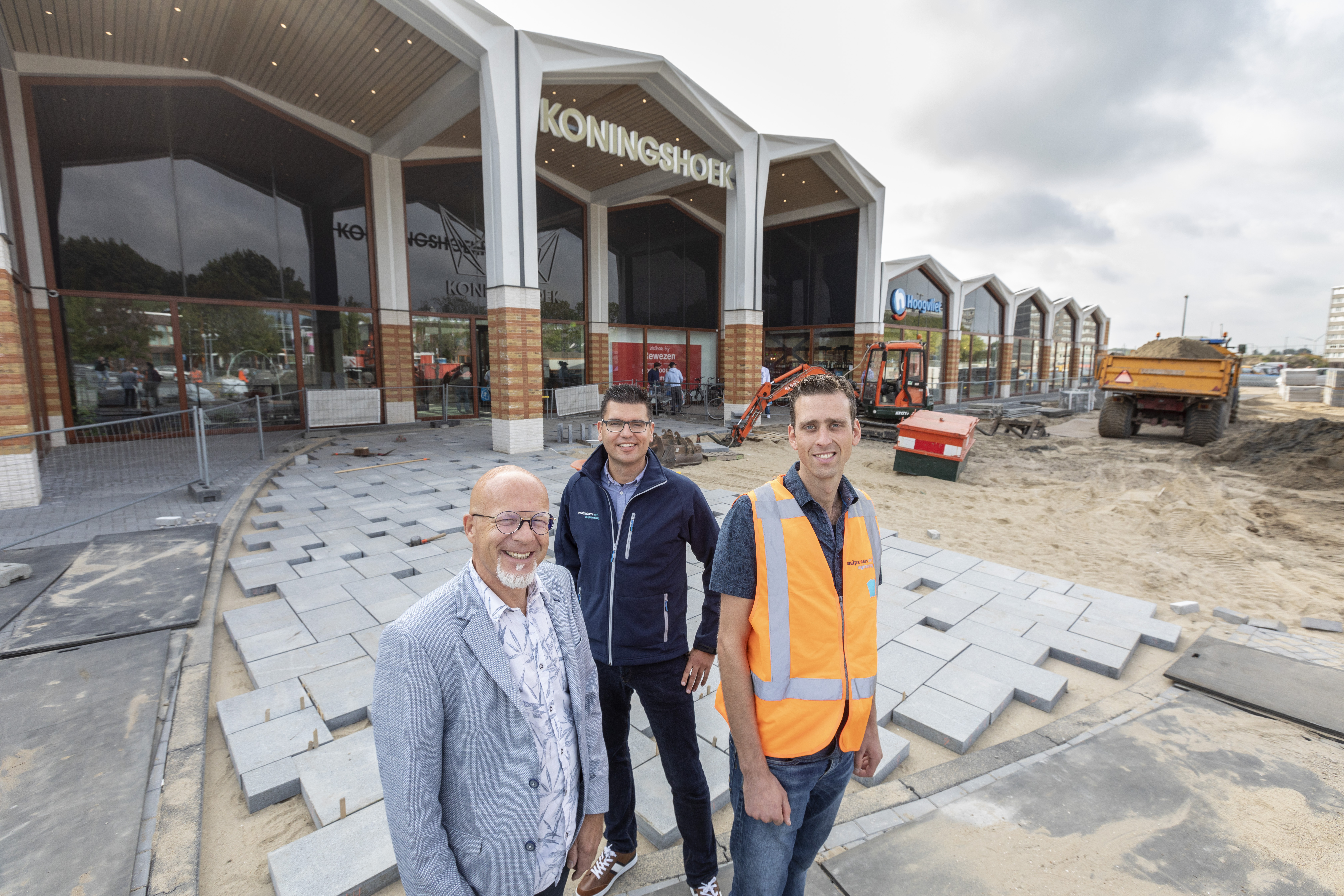 20-09-2018 Maassluis
Drie mannen over verhaal emvilijst van Ingrid Koenen
Foto: Guido Benschop