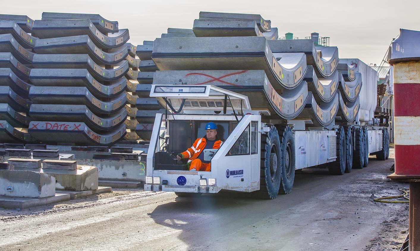 De tunnel-tesla's bij de Rotterdamse baan