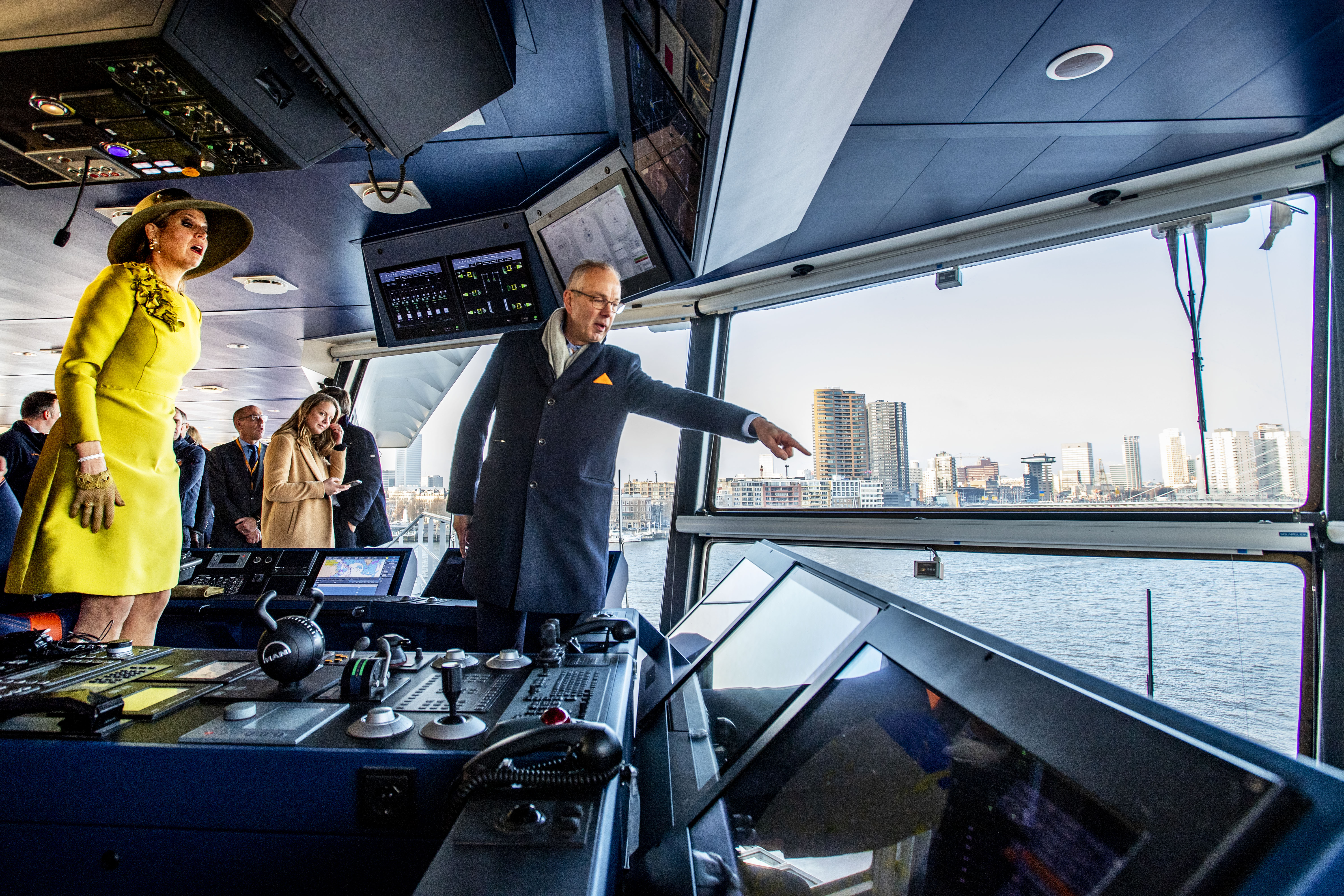 2018-12-14 14:41:35 ROTTERDAM - Koningin Maxima doopt de nieuwe sleephopperzuiger  van Van Oord in Rotterdam. De doop van de Vox Amalia, vernoemd naar de oudste dochter van koningin Maxima en koning Willem-Alexander, staat in het teken van het 150-jarig bestaan van het baggerbedrijf. Rechts CEO Pieter van Oord. ANP ROYAL IMAGES PATRICK VAN KATWIJK *NETHERLANDS ONLY*