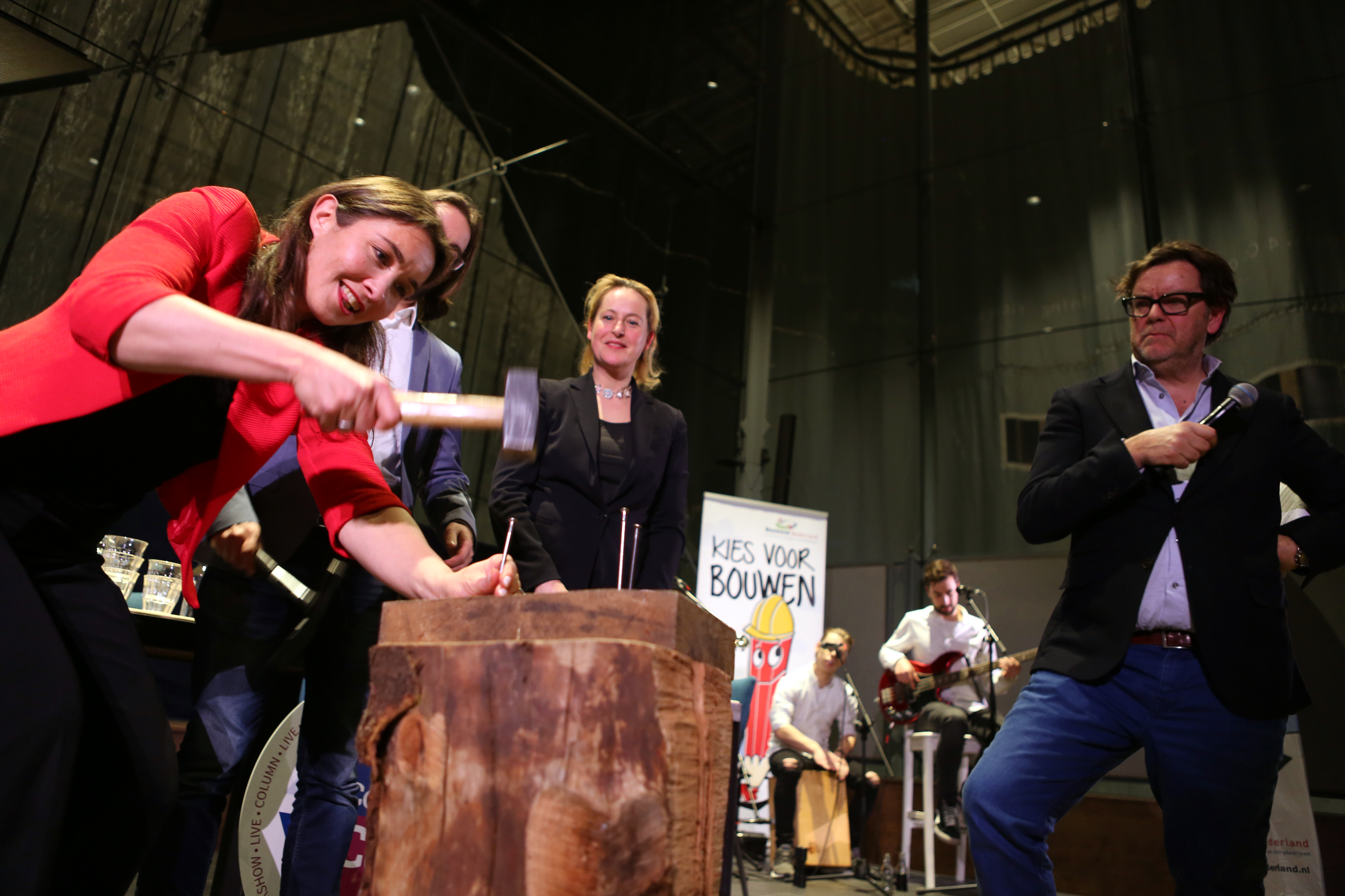 Anne-Marie Spierings tijdens het Kopspijkerspel. Foto:Cynthia van Dijke