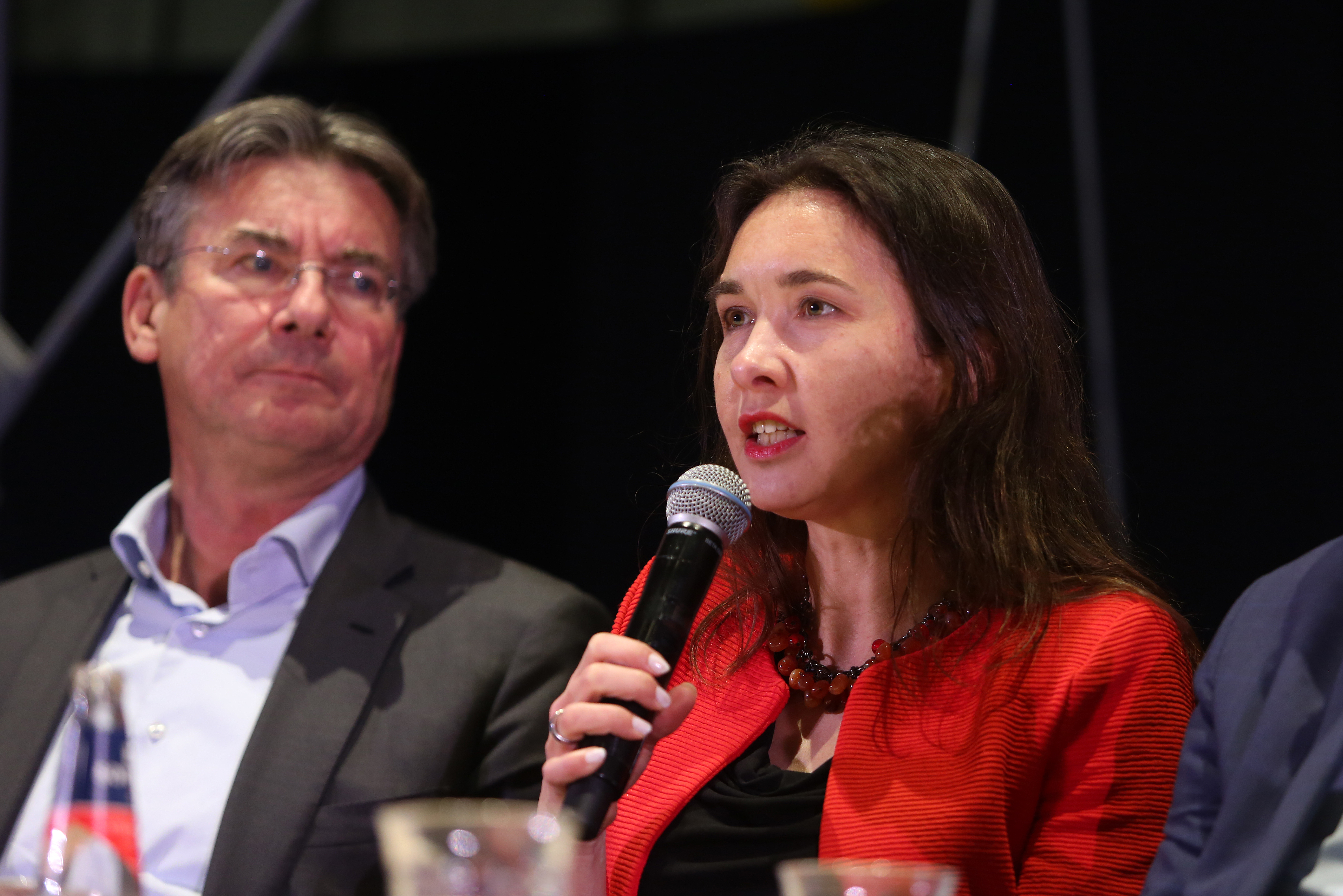 Anne-Marie Spierings in debat met Maxime Verhagen. Foto: Cynthia van Dijke