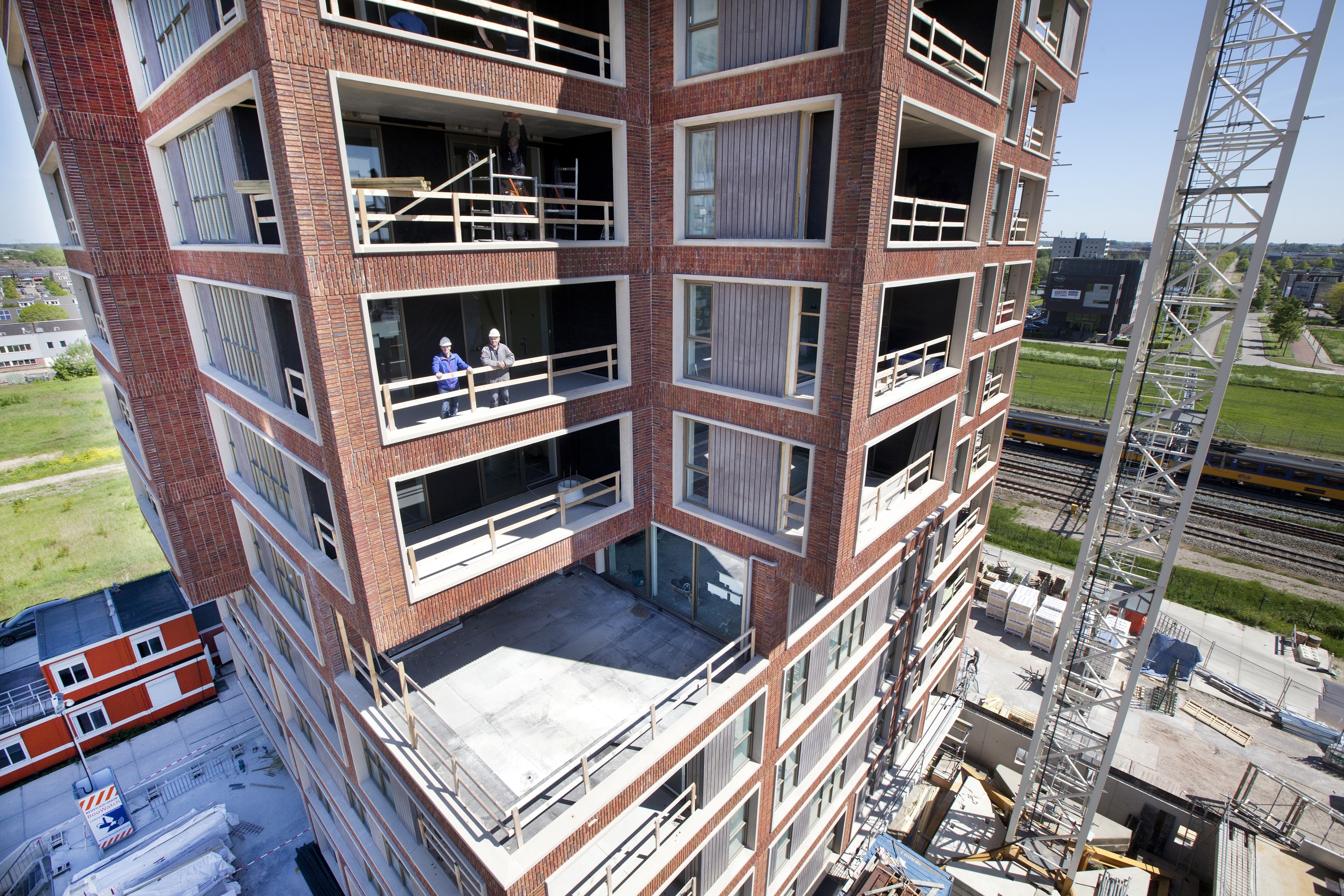 Henry Booms en Martien Vergeer van Bolton Bouw in Le Perron