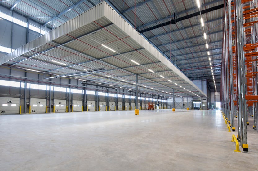 Daglicht door de gevel verbetert werkklimaat in hallen