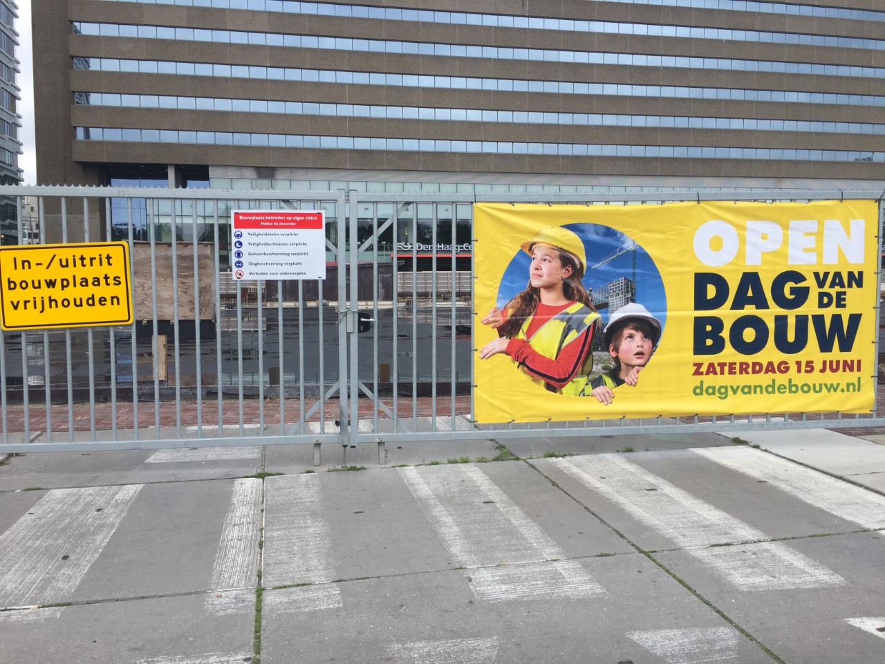 Bij de Dag van de Bouw bij station Den Haag Centraal liep het vandaag geen storm