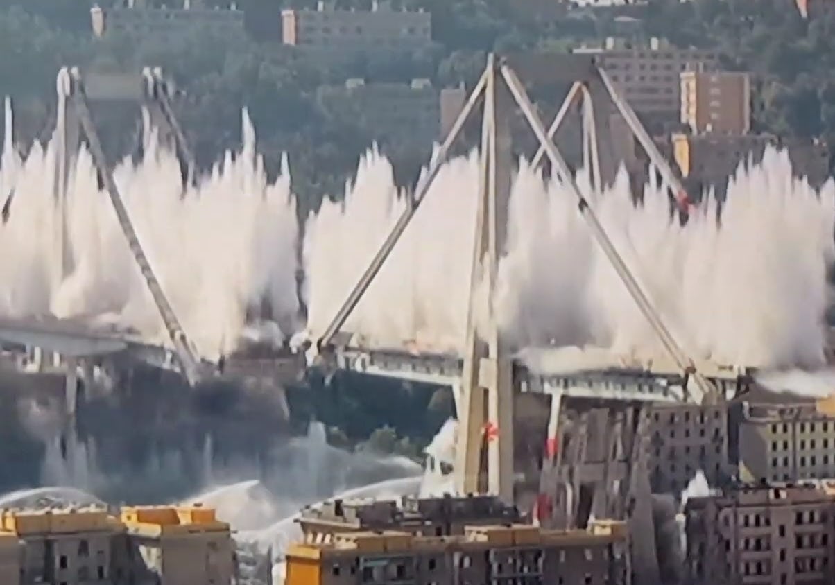 Video | Pijlers rampbrug Genua opgeblazen