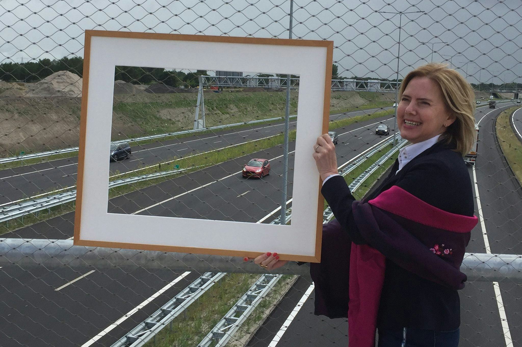 Minister  Cora van Nieuwenhuizen: "We proberen er uit te komen. Dat probeer je altijd."Foto: Ingrid Koenen
