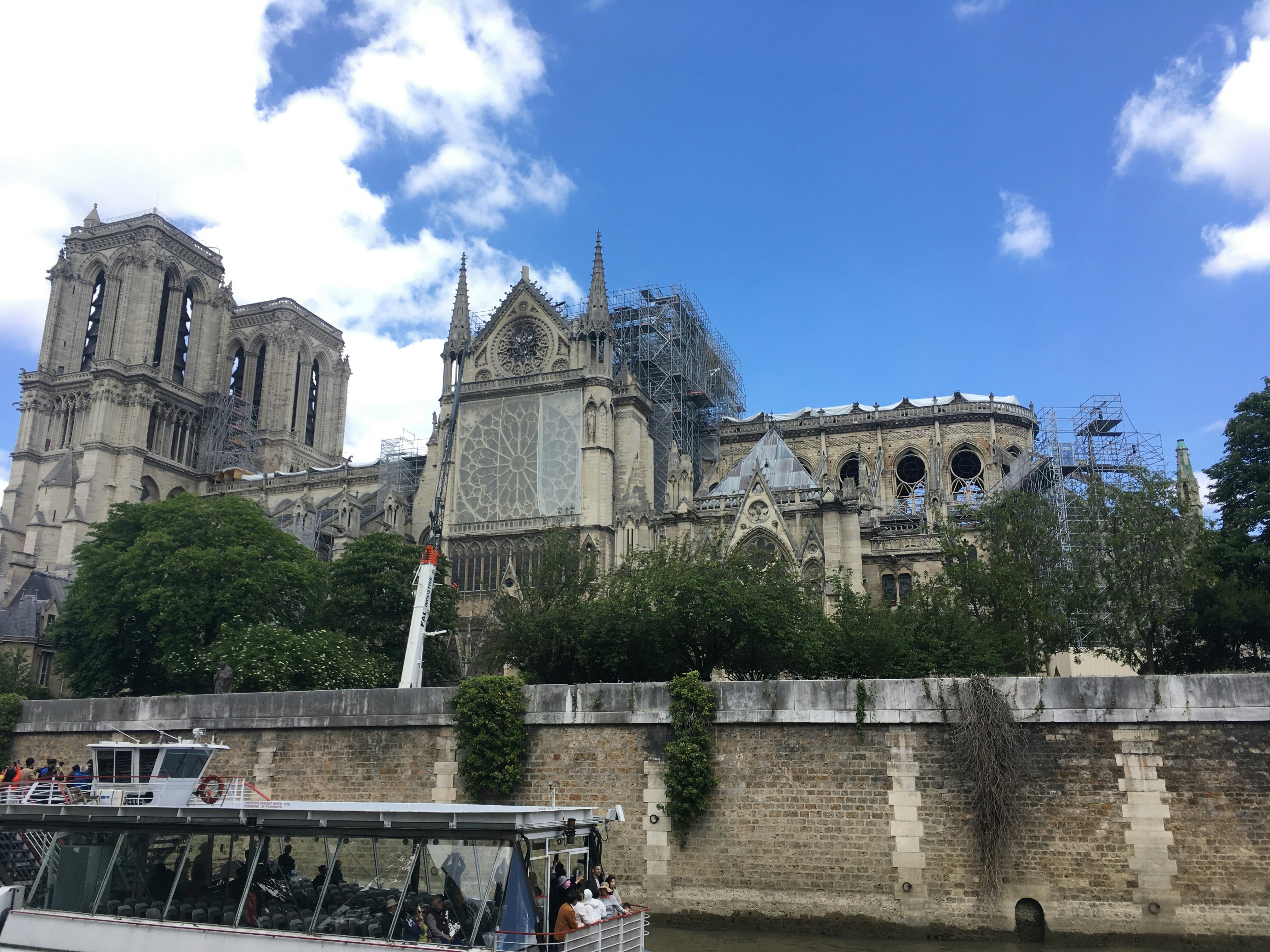 Hitte-update: Wegen, bruggen, spoor en zelfs Notre Dame krijgen opdoffer door hitte