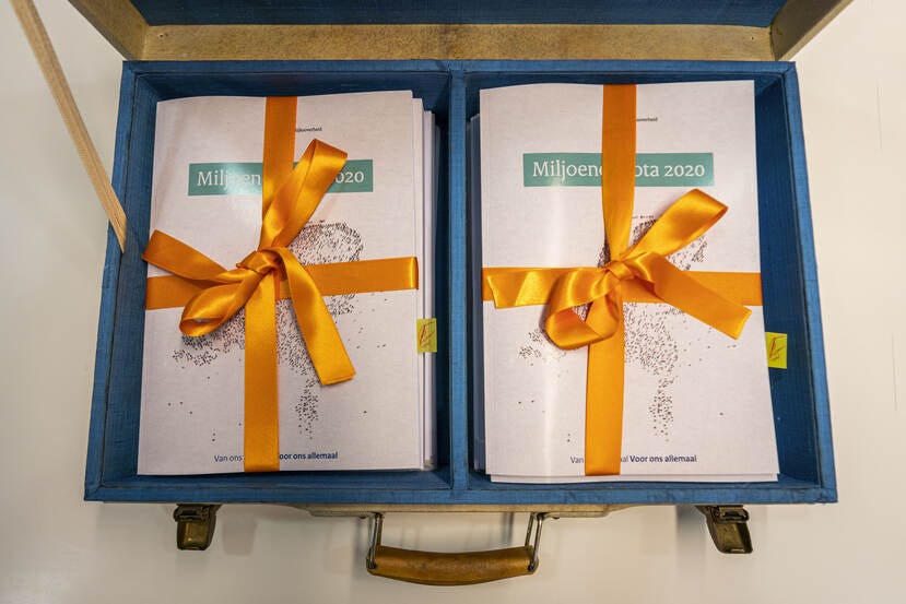 Den Haag, 16 september 2019.
Op het ministerie van Financien wordt het koffertje ingepakt. Foto: Ministerie van Financien /Valerie Kuypers