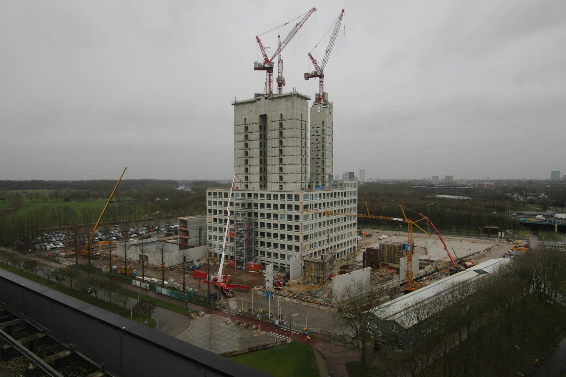 Bouw RIVM-complex zeker vijftien maanden vertraagd