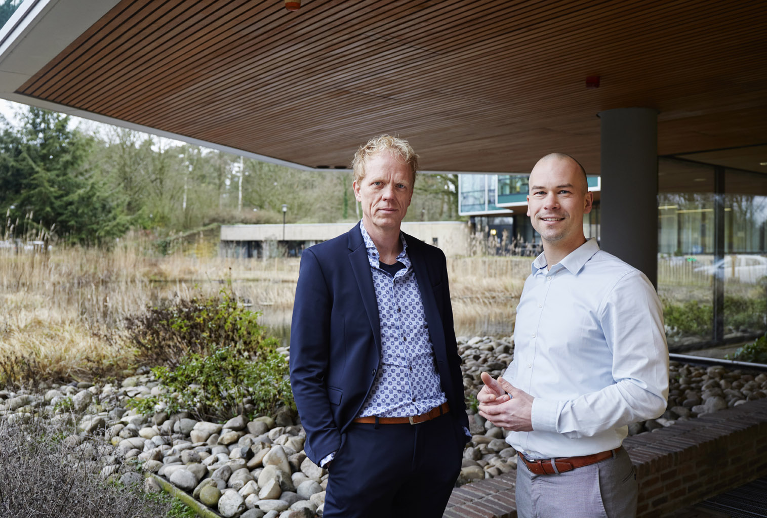 Auke van der Vlugt en Machiel van der Meer van RoyalHaskoningDHV: "Deze stap naar renovatie is best een megastap"  Foto: Christiaan Krouwels