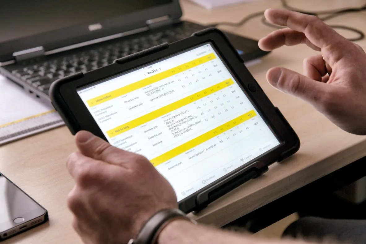 Exact bouw7 is het enige cloud-based platform voor de bouw dat een volledig alternatief biedt voor de traditionele ERP.