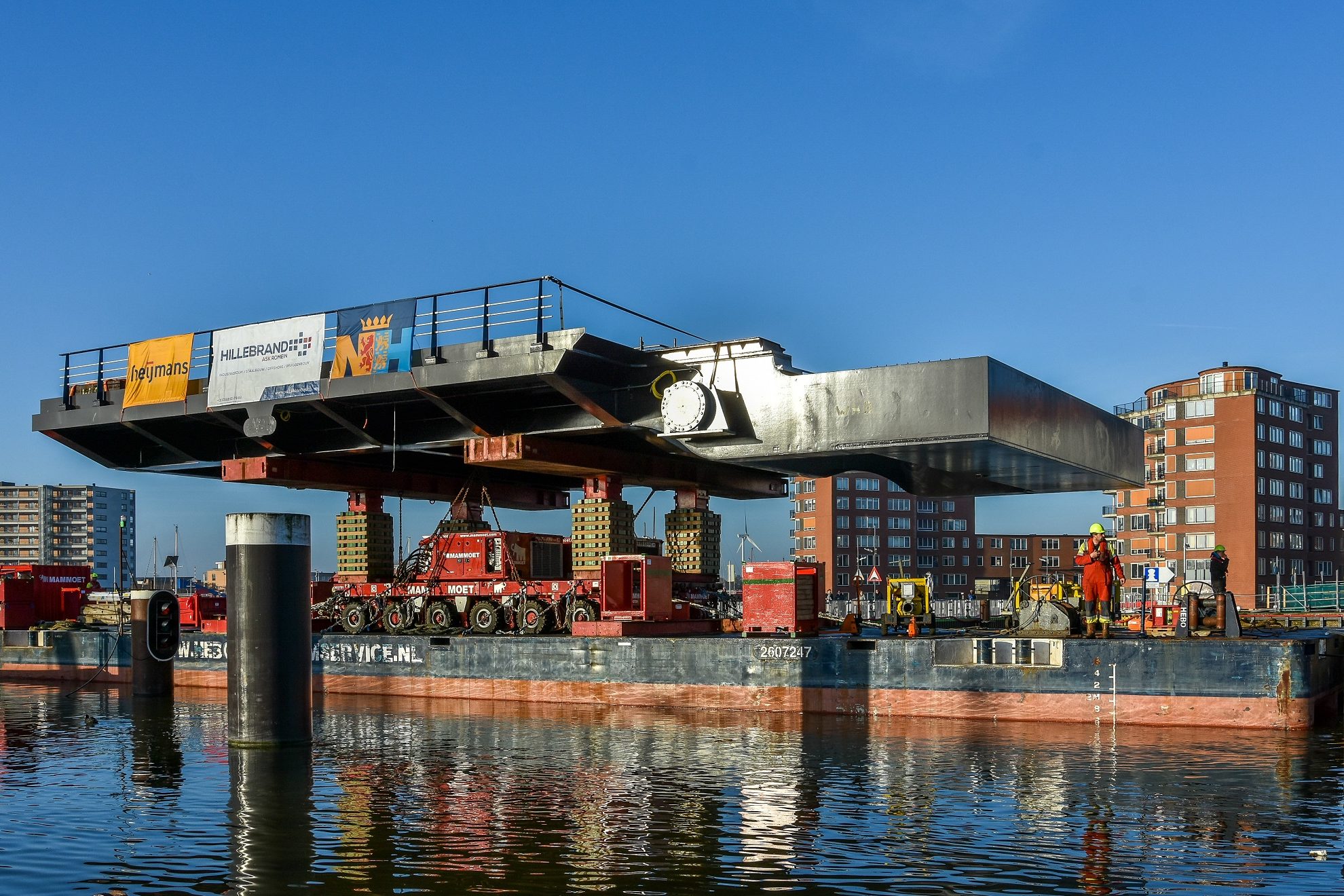 Passen en meten bij vernieuwen bruggen in Zaanse Wilhelminasluis