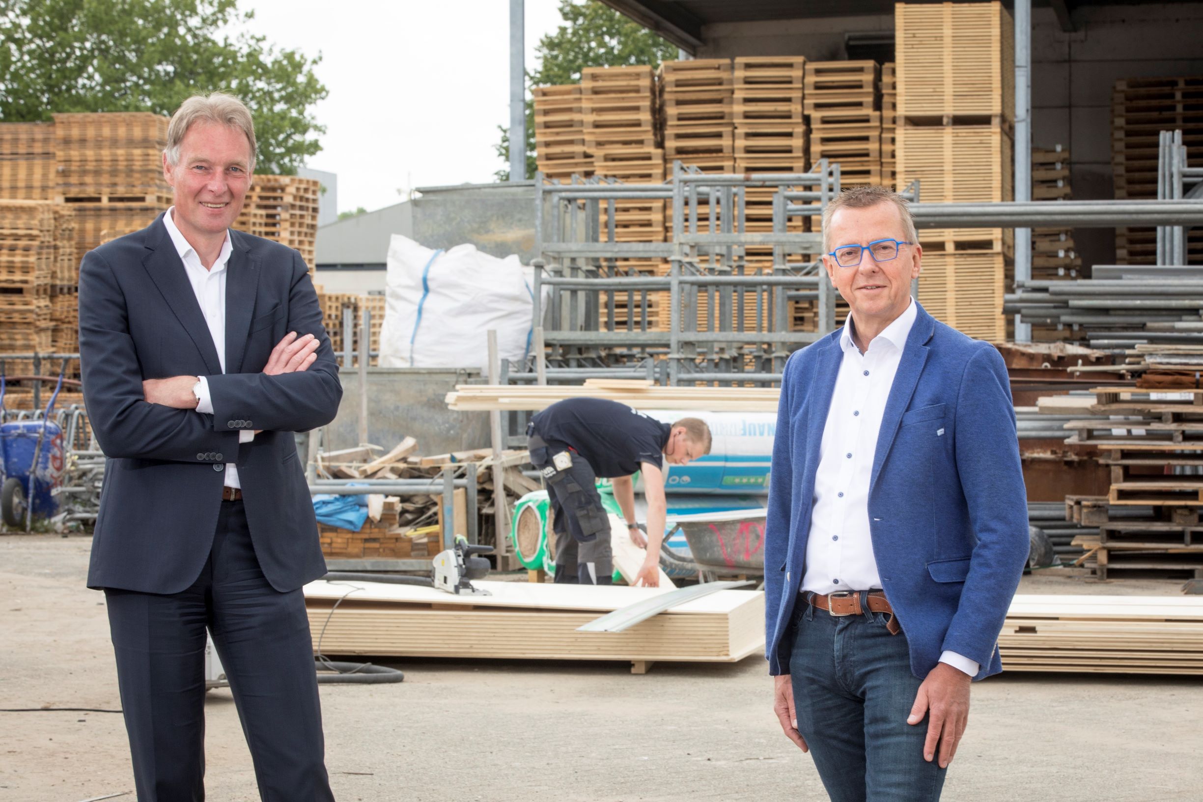 Algemeen-directeur Luc Baltus (links) en controller Laurens Potters van de VDR Bouwgroep. Foto: Koos Groenewold