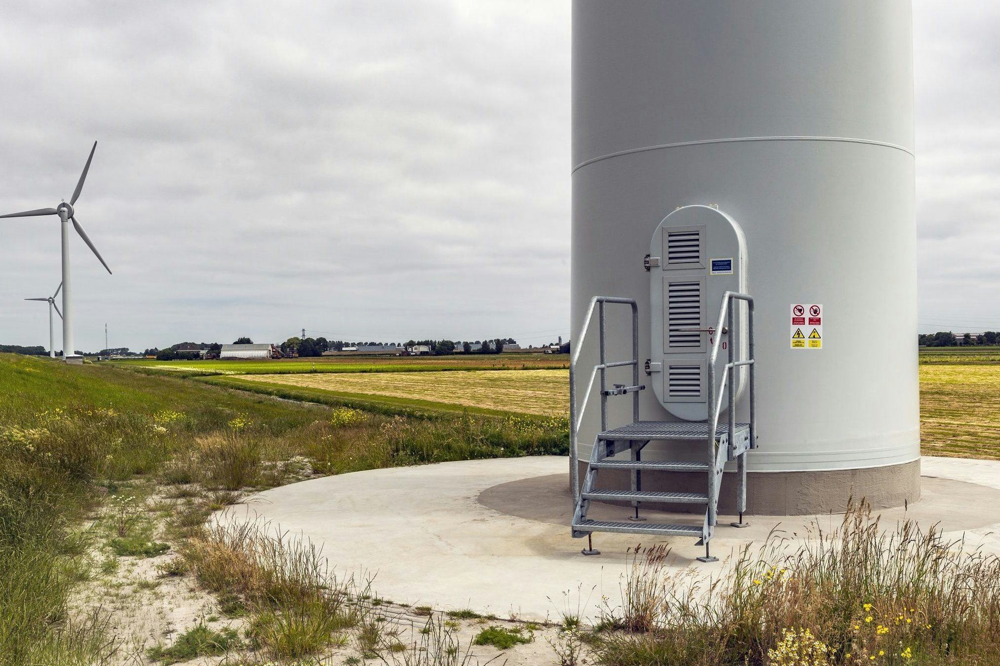 EWT Windturbines uitgerust met inbraakwerende Renson ventilatieroosters
