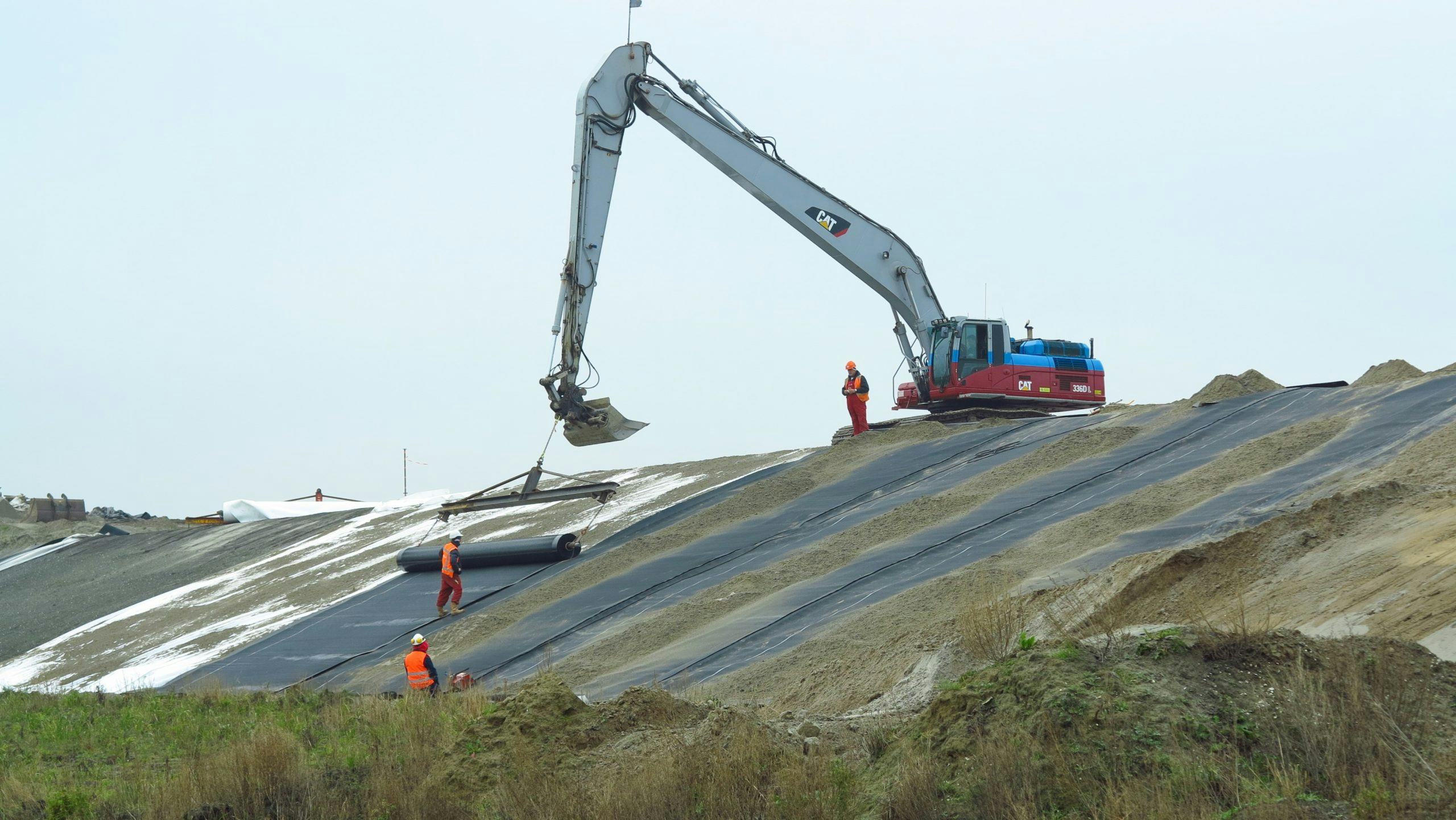 Folie ter isolatie van bodemas. Foto: Henk Roolvink/Rijkswaterstaat