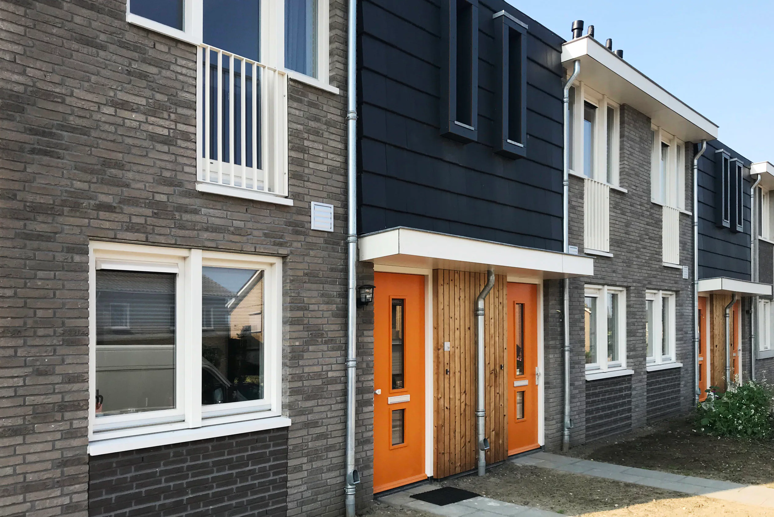 Een ‘diepe’ woningbouwgevel waarin de Sterrewaard Indus HV WF is verwerkt.