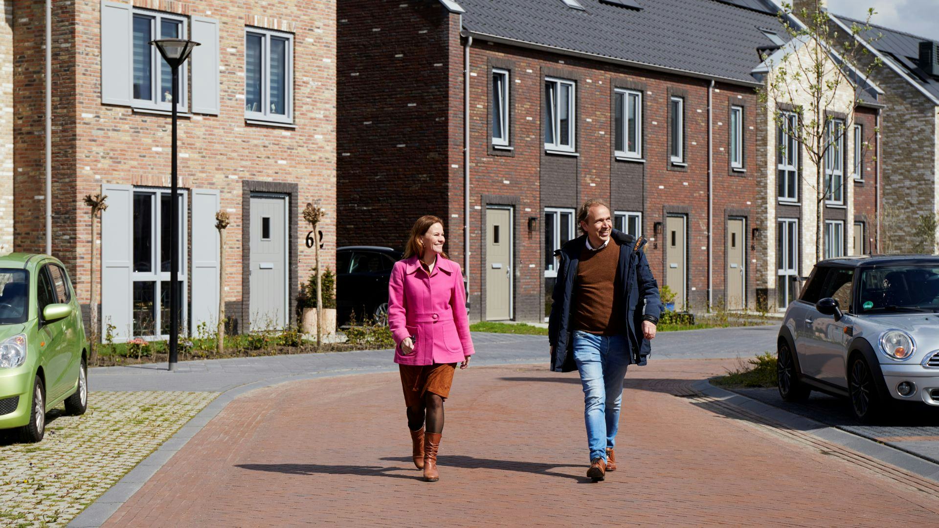 Marieke Teunissen, wethouder Renswoude, en directeur Kees de Jong van De Bunte Vastgoed. Foto: Christiaan Krouwels.