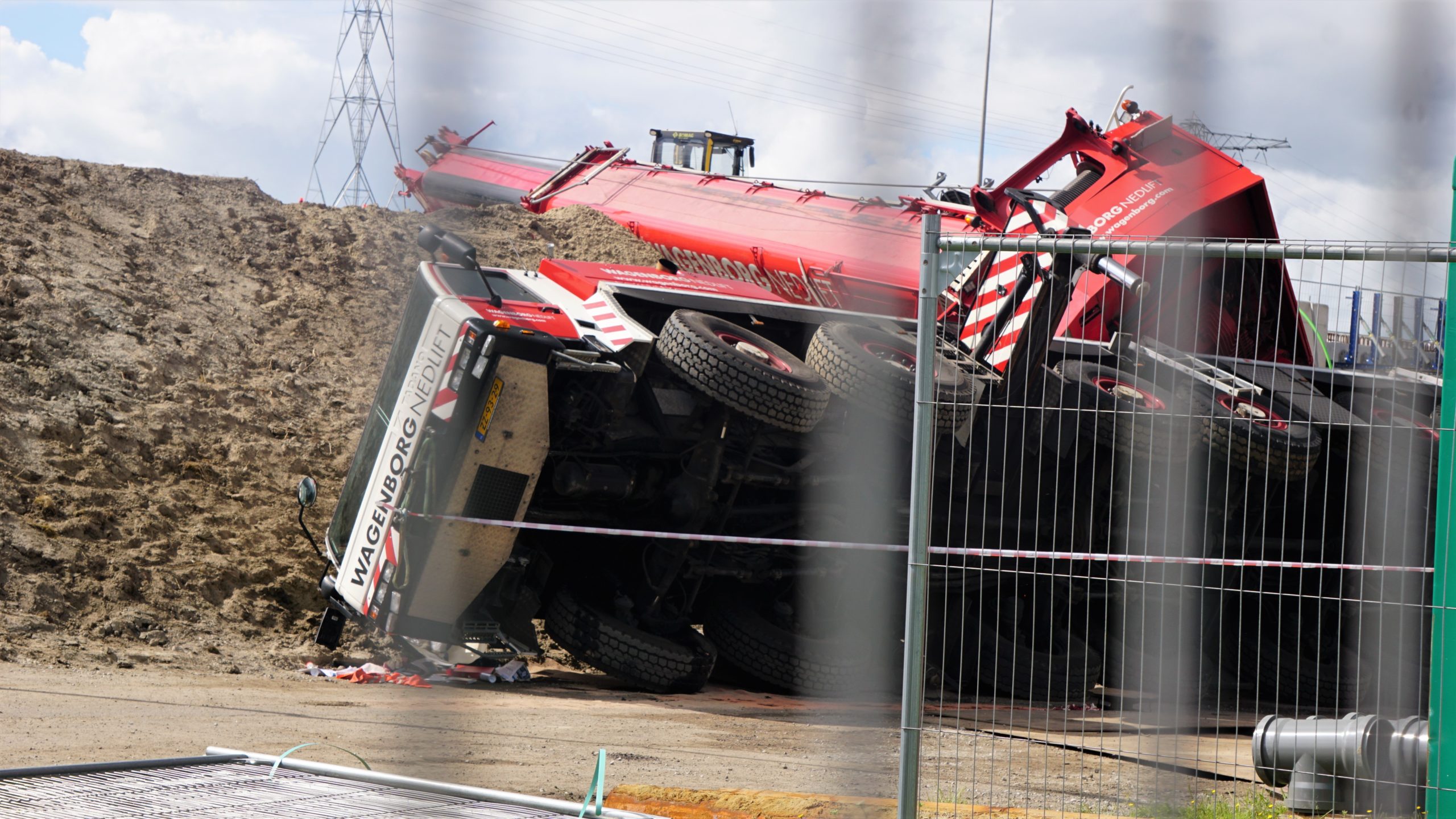 Omgevallen kraan bij Zuidelijke Ringweg Groningen. Foto: AS Media