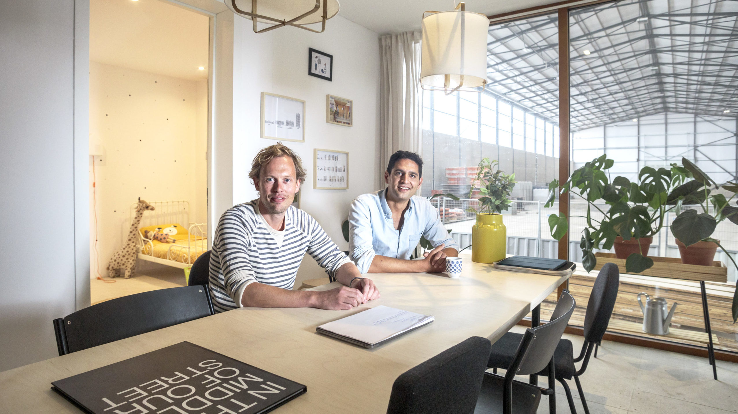 Joost Hoffman (links) en Faraz Karamati van Moos. Foto: Eran Oppenheimer