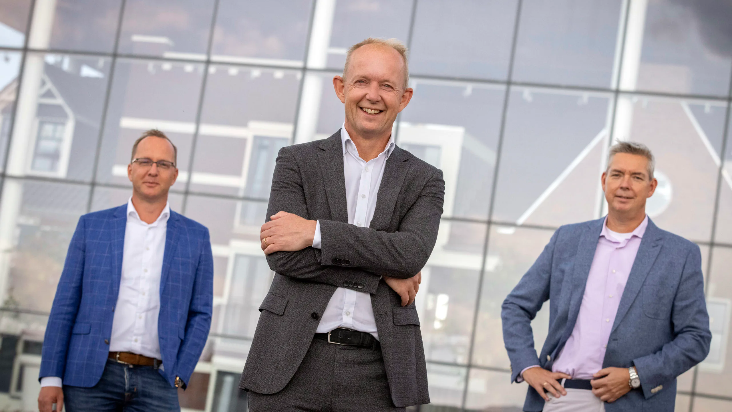 Ton van de Klok met zijn vorige prooi, Heilijgers. Foto: Sjef Prins - APA Foto