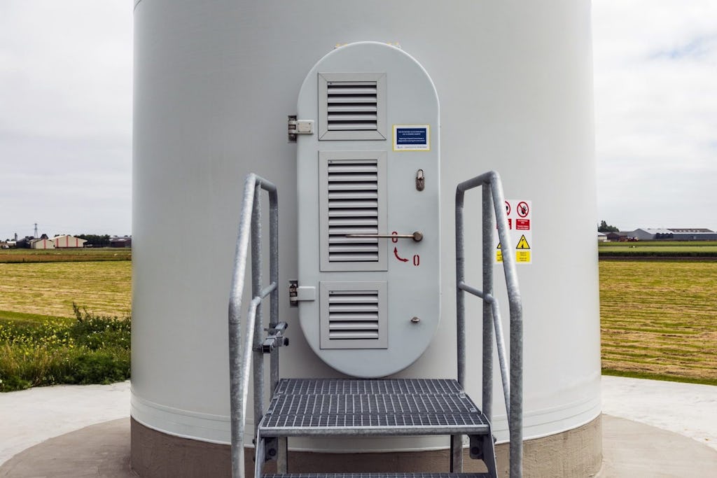 EWT Windturbines uitgerust met inbraakwerende Renson ventilatieroosters 