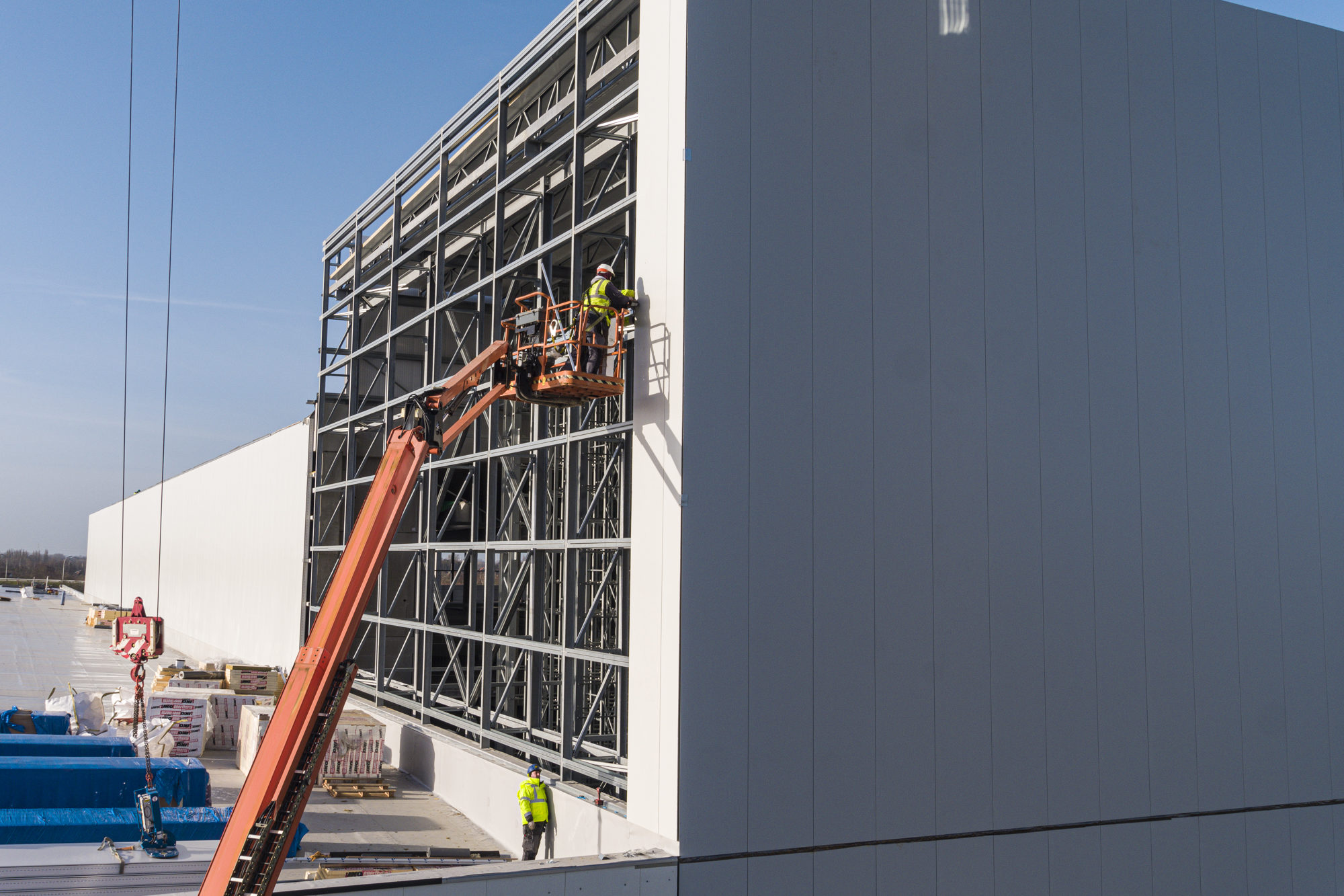 Geïsoleerd sandwichpaneel QuadCore© nieuwe mijlpaal op 'duurzaamheidsreis' Kingspan