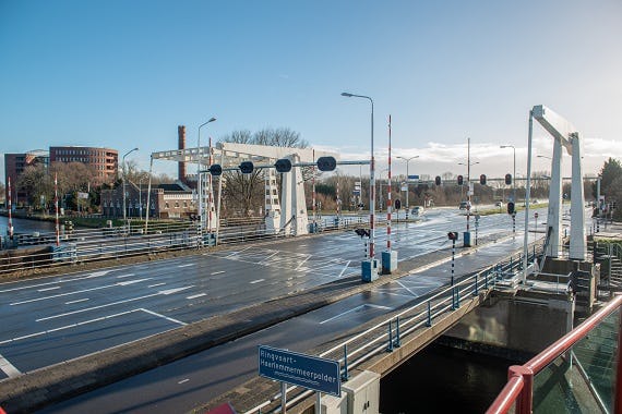 De werkzaamheden aan de Cruquiusbrug zijn uitgesteld. Foto: Provincie Noord-Holland