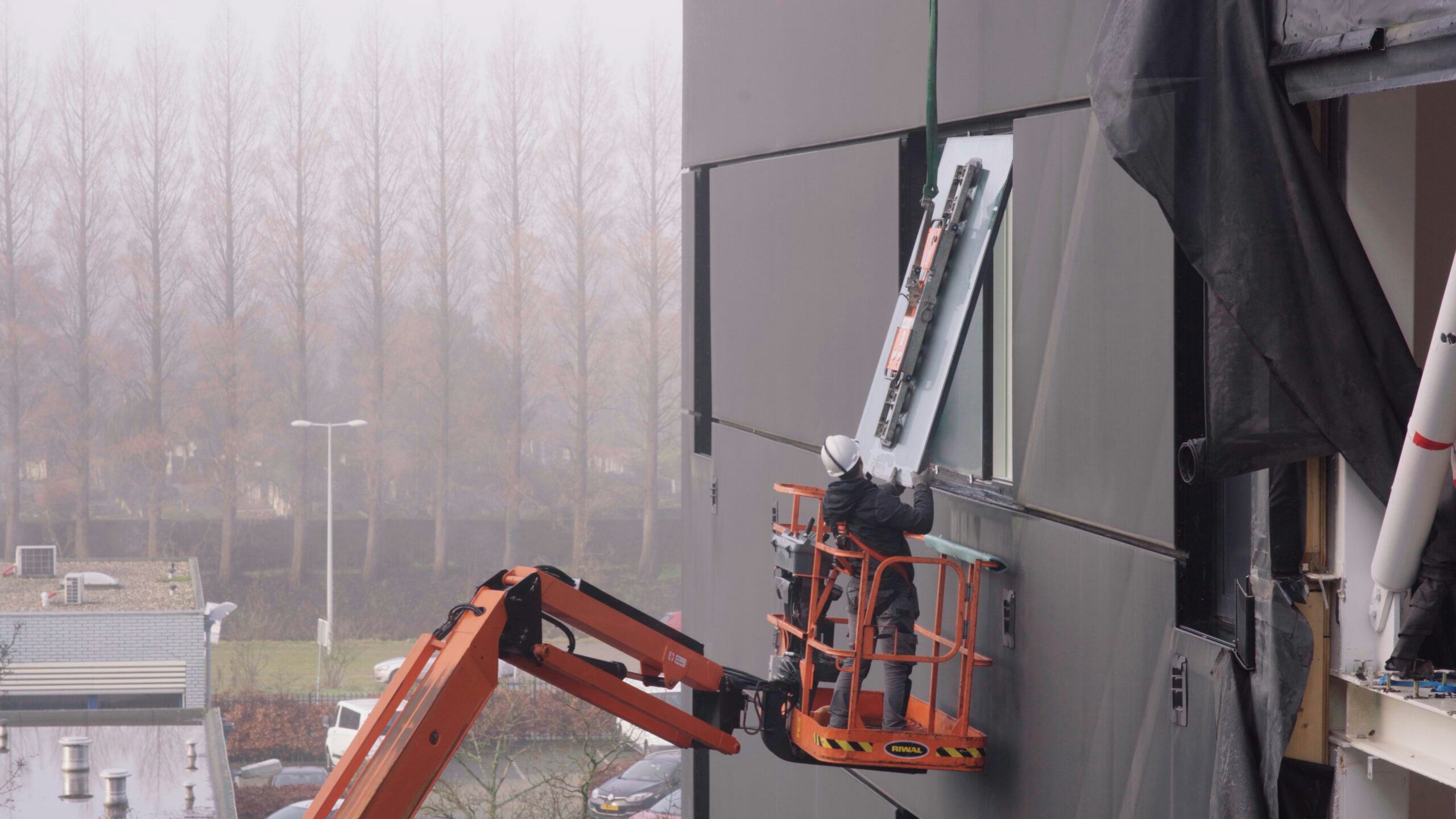 Momenteel kost het vaak meer geld dan het oplevert om gebouwen voorzichtig uit elkaar te halen en het bouw- en sloopafval te scheiden en te hergebruiken.