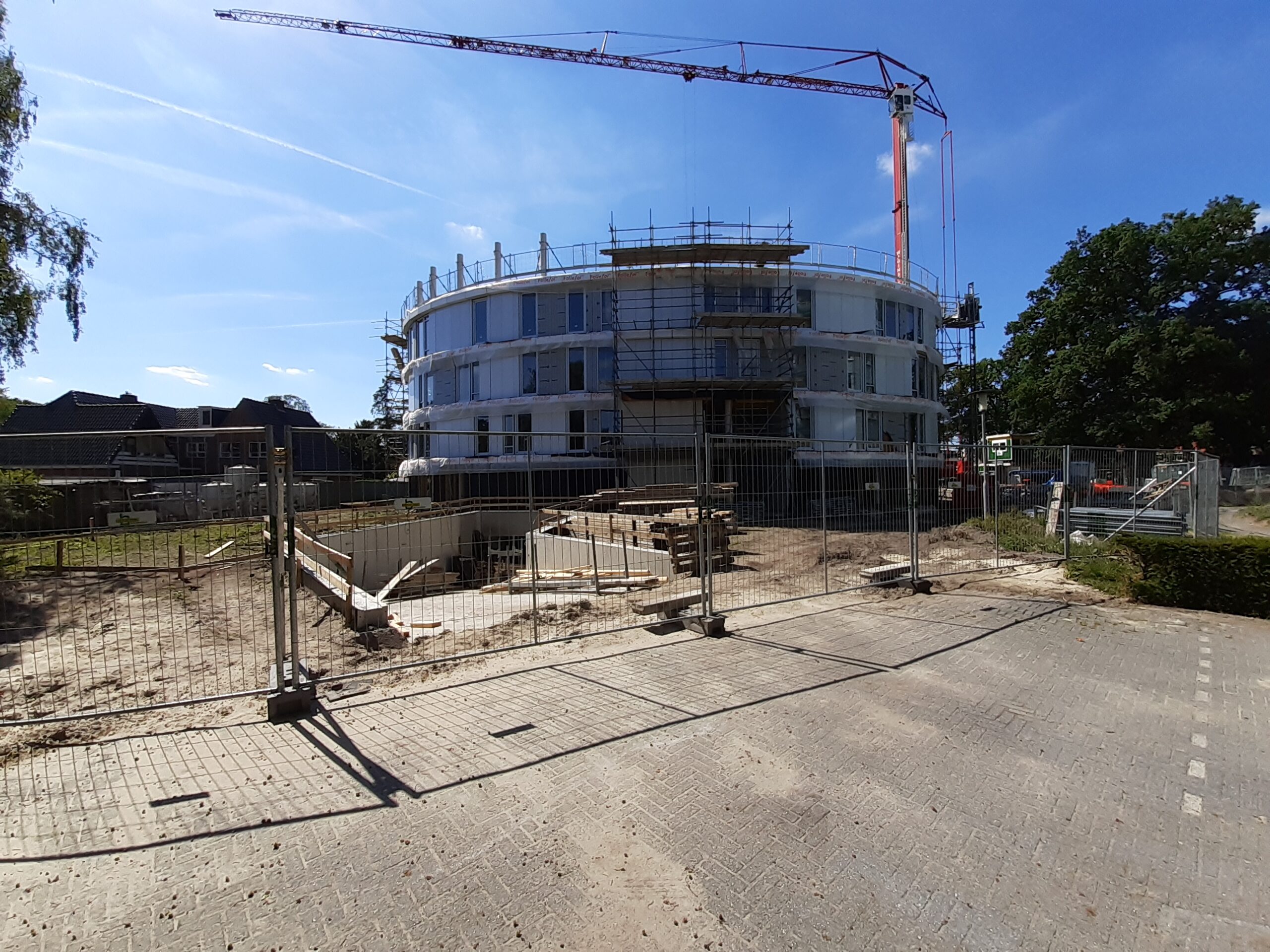 Is duurzaam en kostenefficiënt bouwen mogelijk bij een ovalen gebouw?