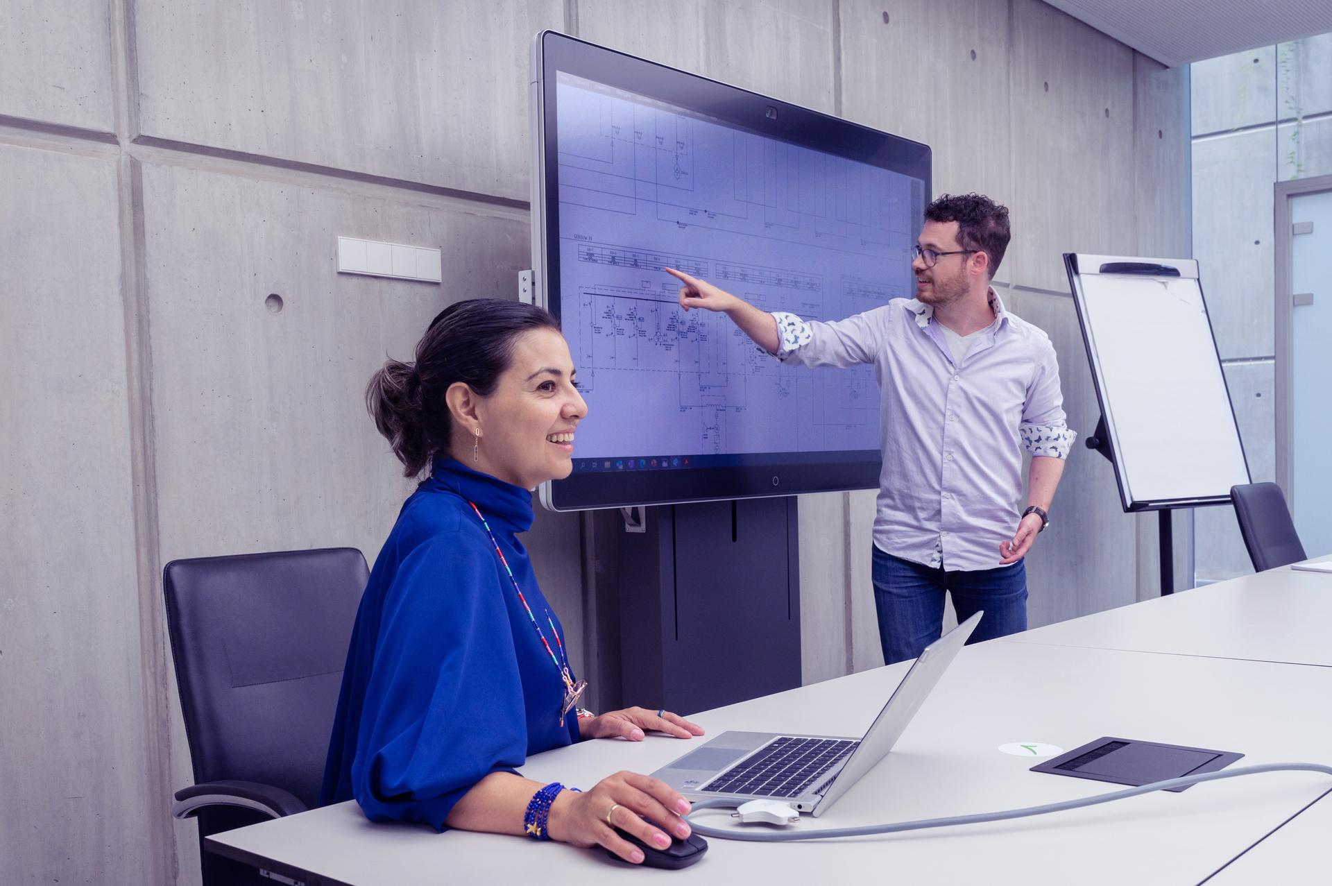 Elektrotechniek bij het RVB: zorgen dat de technische systemen voor het land blijven draaien
