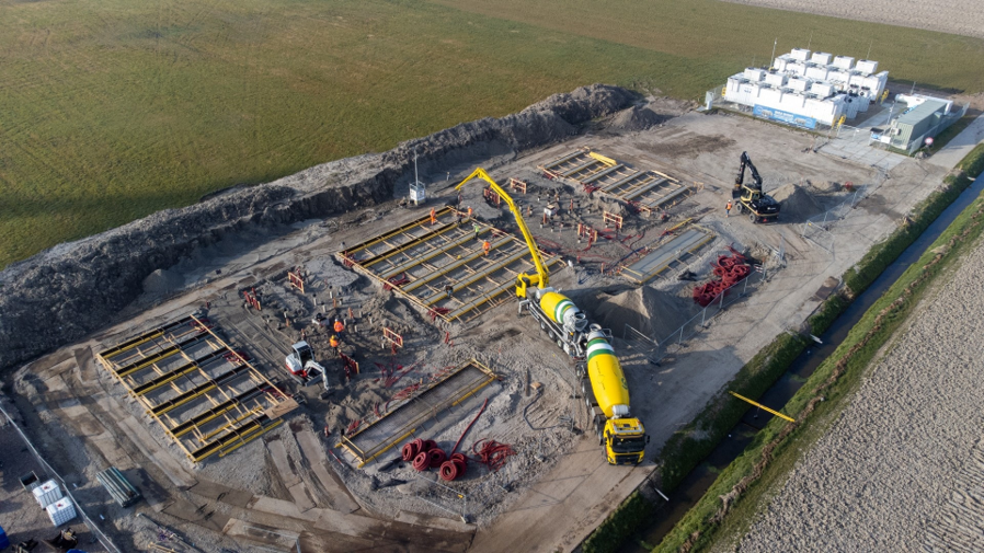 In de praktijk zijn al verschillende projecten gerealiseerd waar deze producten zijn toegepast. Als voorbeelden kunnen genoemd worden het hoofdkantoor van de RIVM (EcoCrete® met 50% betongranulaat) en het project De Eenhoorn in Amsterdam (EcoCrete® met 30% betongranulaat).