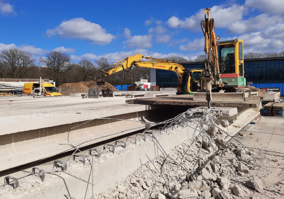 De demontage van liggerviaducten moet heel secuur gebeuren om liggers die bestemd zijn voor hergebruik niet te beschadigen. Foto: HaskoningDHV.