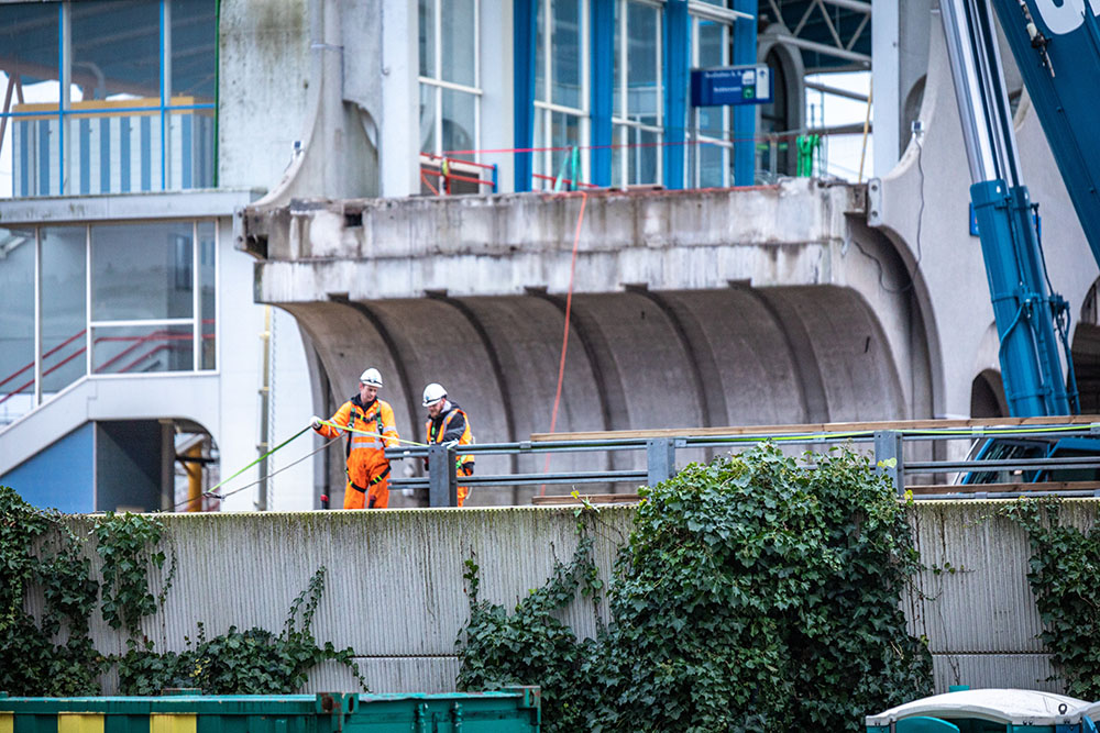 Om de kwetsbare tand-nok-oplegging te kunnen inspecteren werd twee jaar terug een compleet brugveld van de Nelson Mandelabrug bij Zoetermeer uitgetakeld. Foto: Gemeente Zoetermeer / Hollandse hoogte